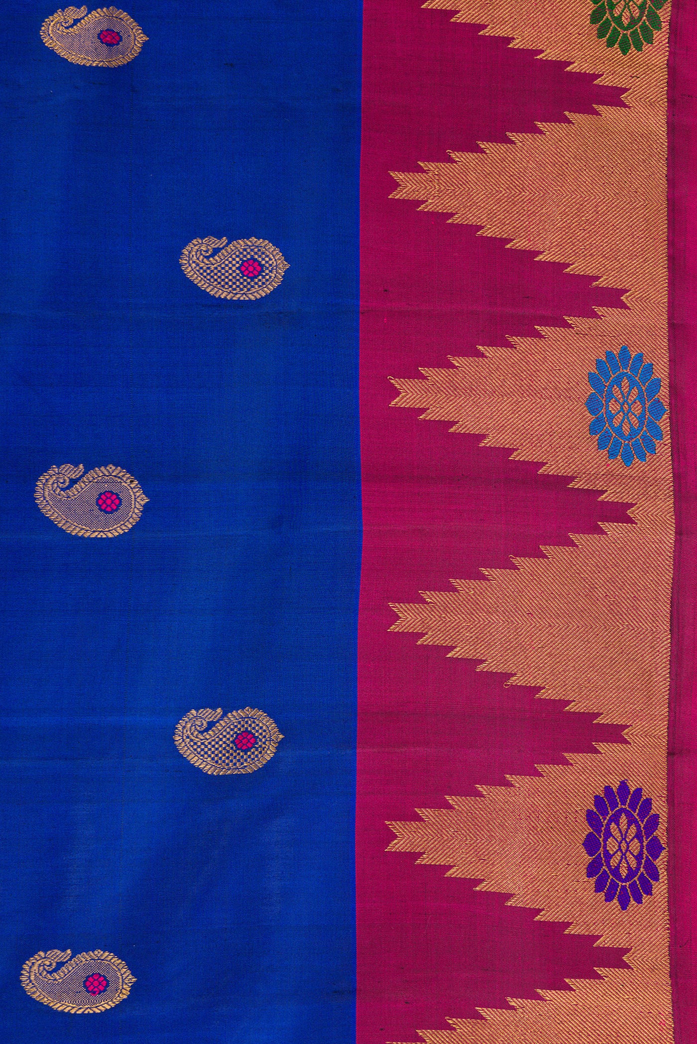 Border image of Royal Blue Dual Tone Gadwal Silk Saree with Zari Butta on the body and Zari Border. 