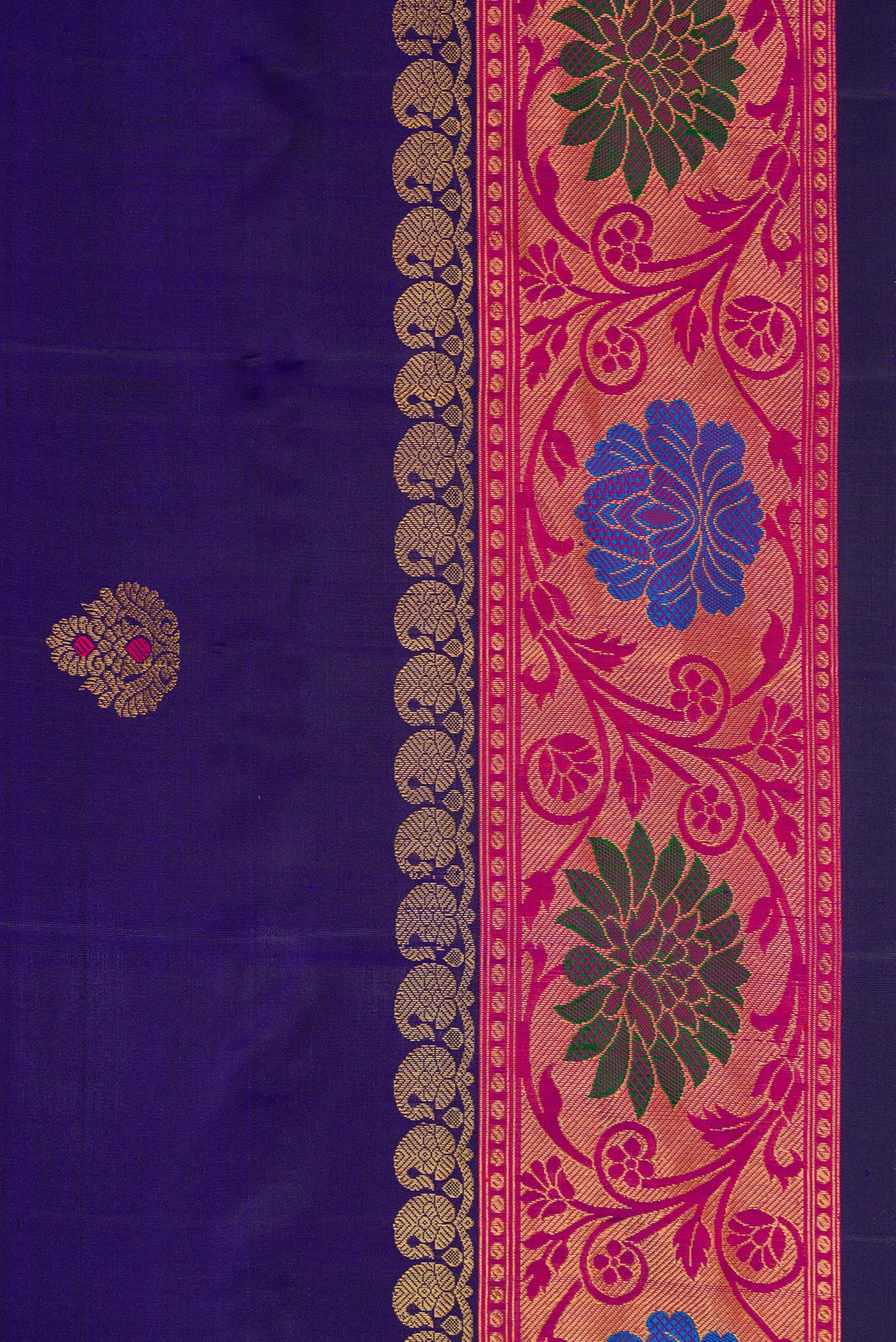 Border image of Royal Blue Dual Tone Gadwal Silk Saree with Zari And Thread Butta on the body and Zari Border. 