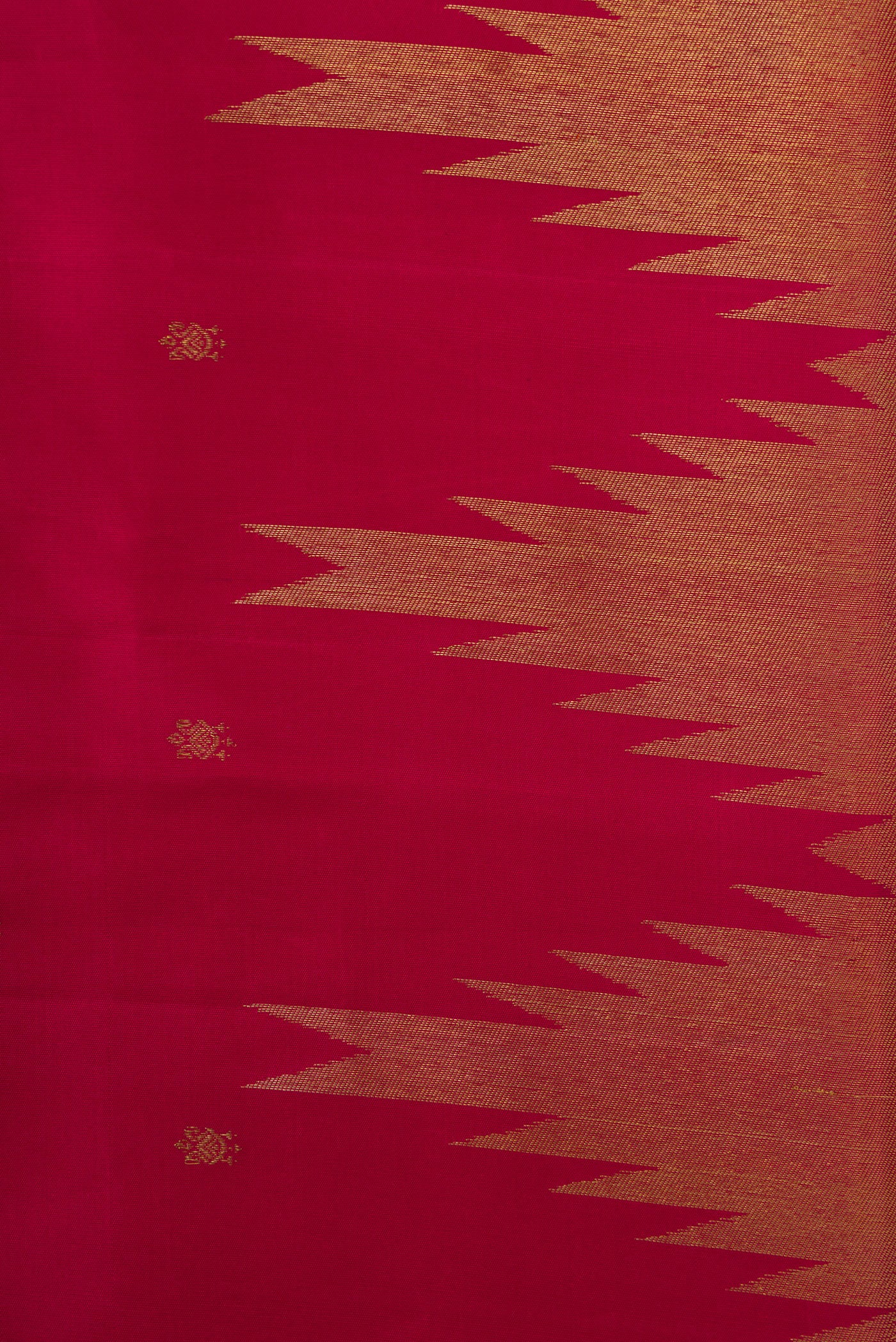 Border image of Maroon Dual Tone Kanchipuram Silk Saree with Zari Butta on the body and Temple Border. 