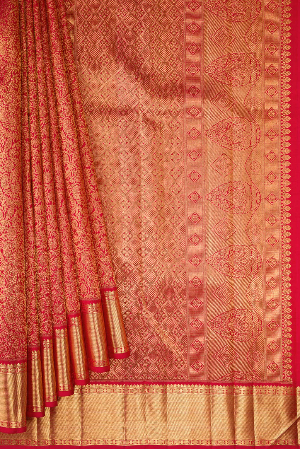 Pleats and pallu of Dark Pink Dual Tone Kanchipuram Silk Saree with Zari Brocade on the body and Zari Border. 