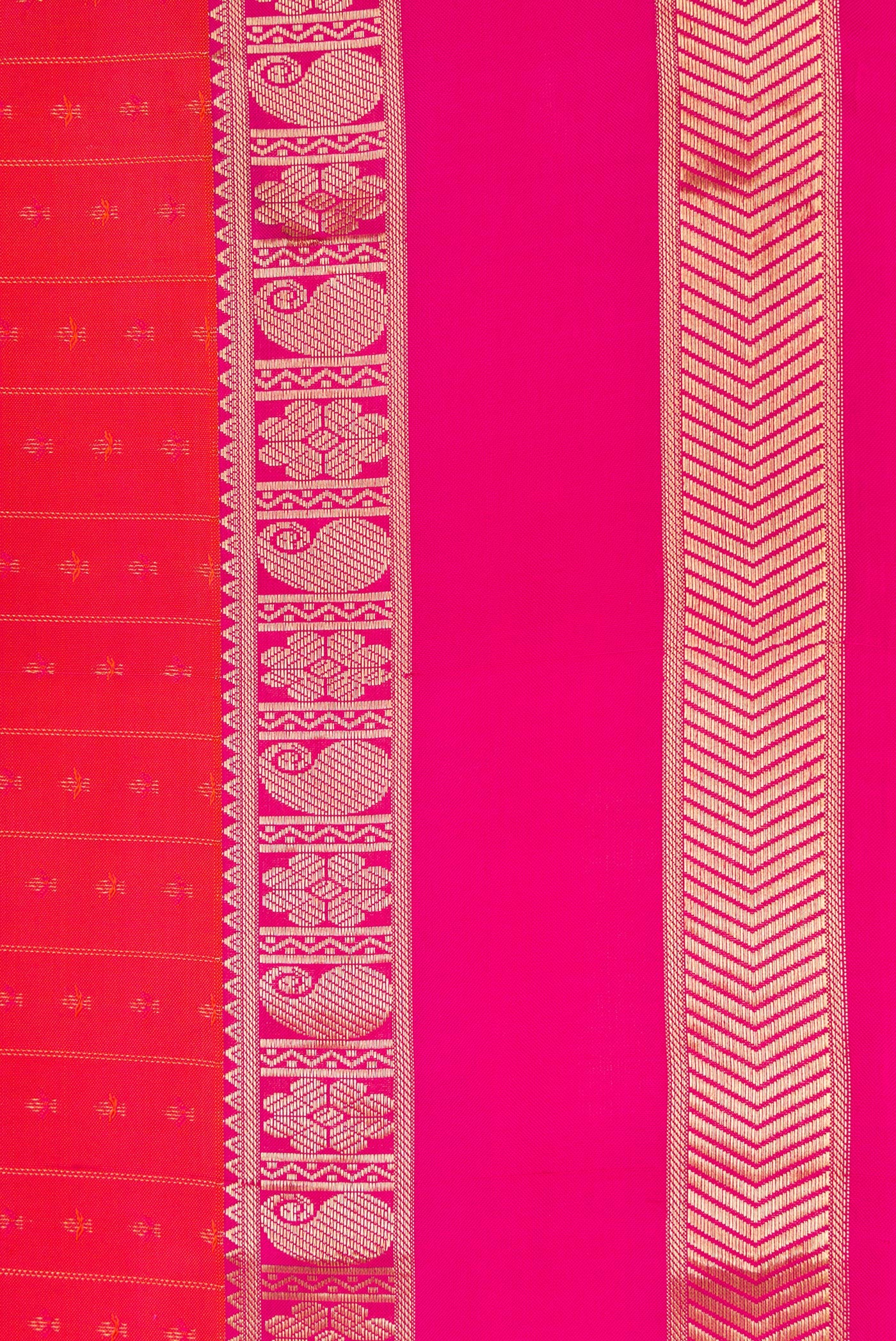 Border image of Orange Dual Tone Kanchipuram Silk Saree with Zari Butta on the body and Zari Border. 