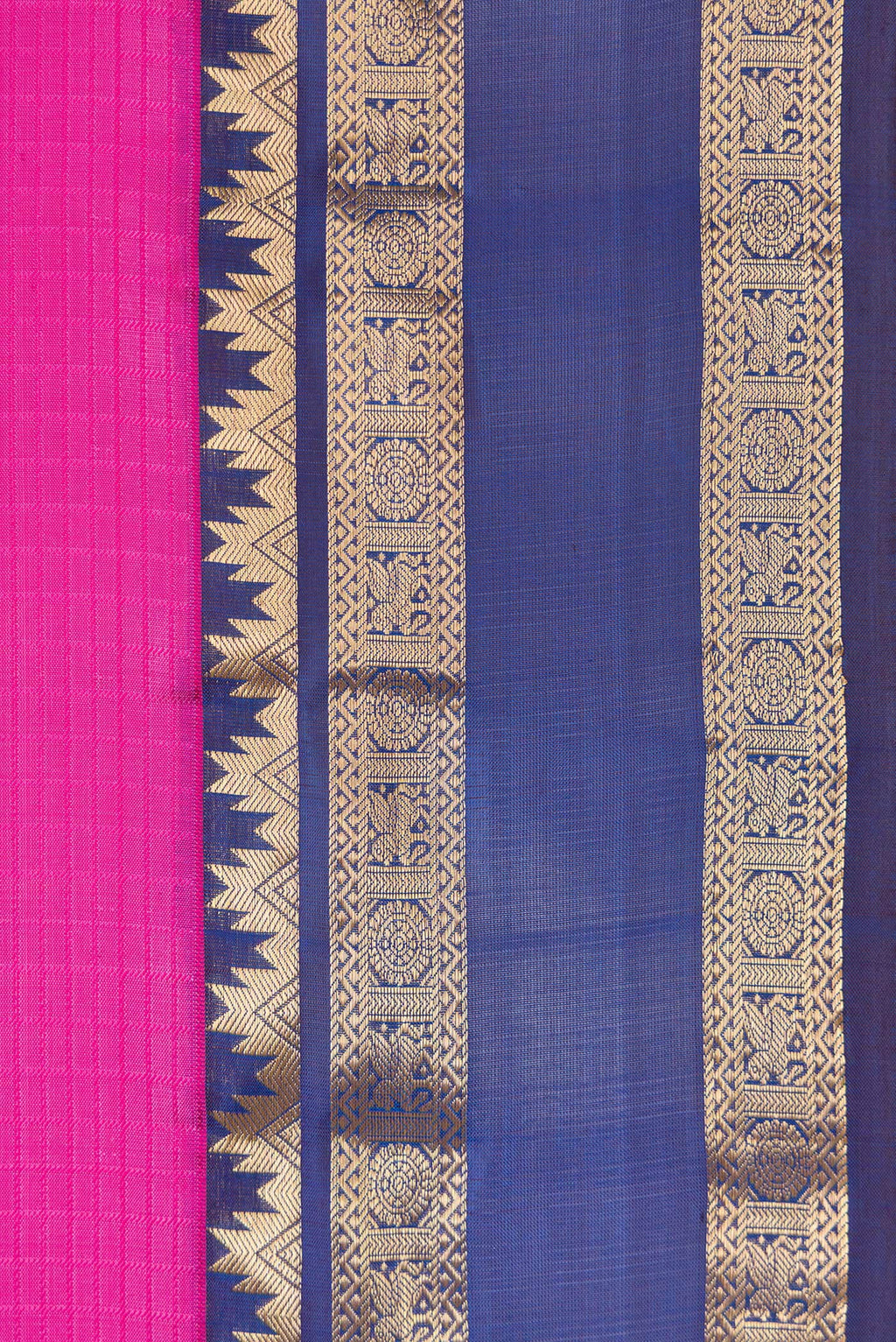 Border image of Pink Dual Tone Kanchipuram Silk Saree with Zari Butta on the body and Zari Border. 