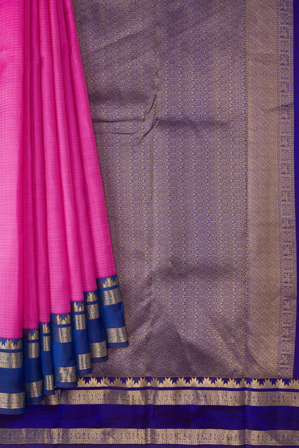 Pleats and pallu of Pink Dual Tone Kanchipuram Silk Saree with Zari Butta on the body and Zari Border. 