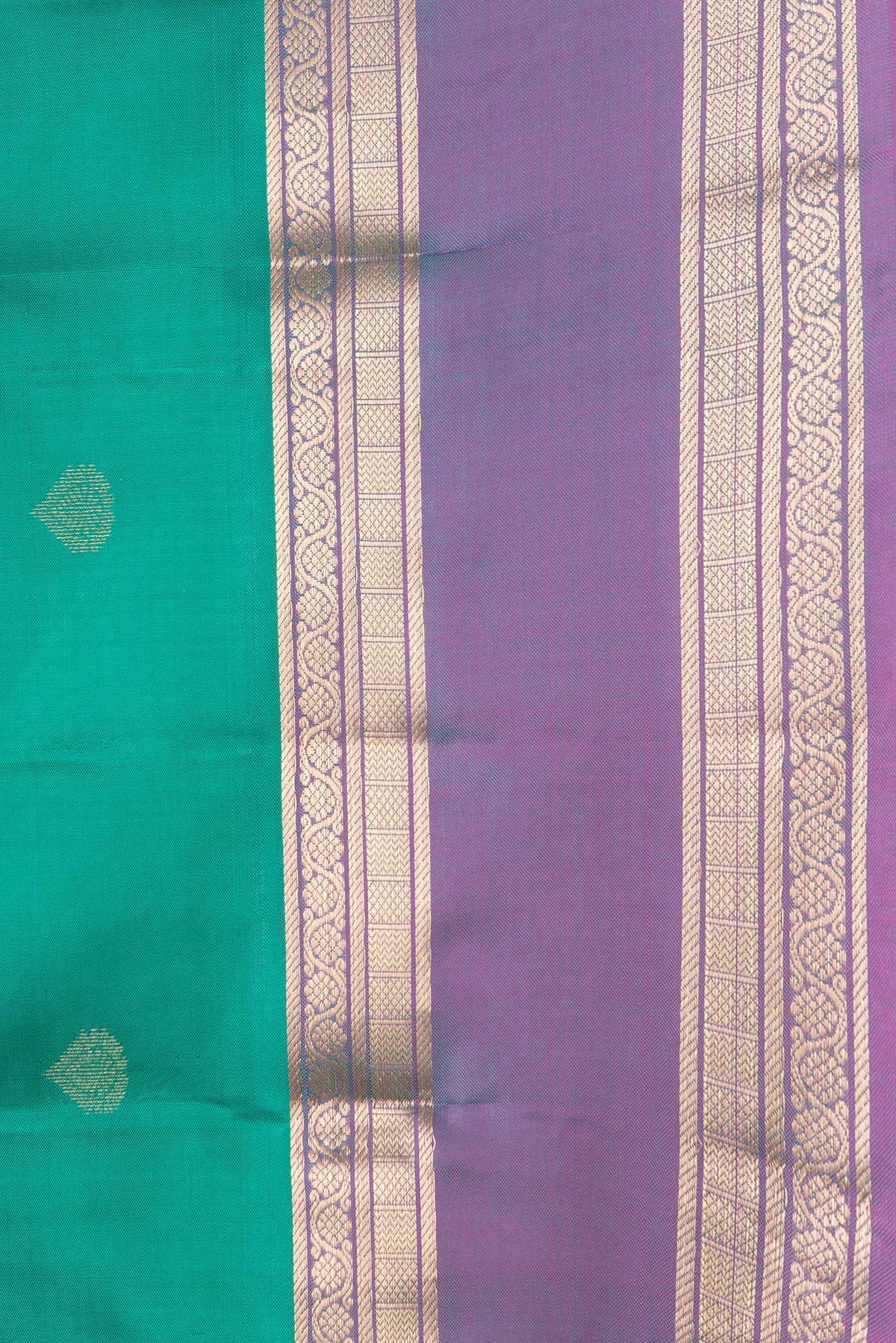 Border image of Green Dual Tone Kanchipuram Silk Saree with Zari Butta on the body and Zari Border. 