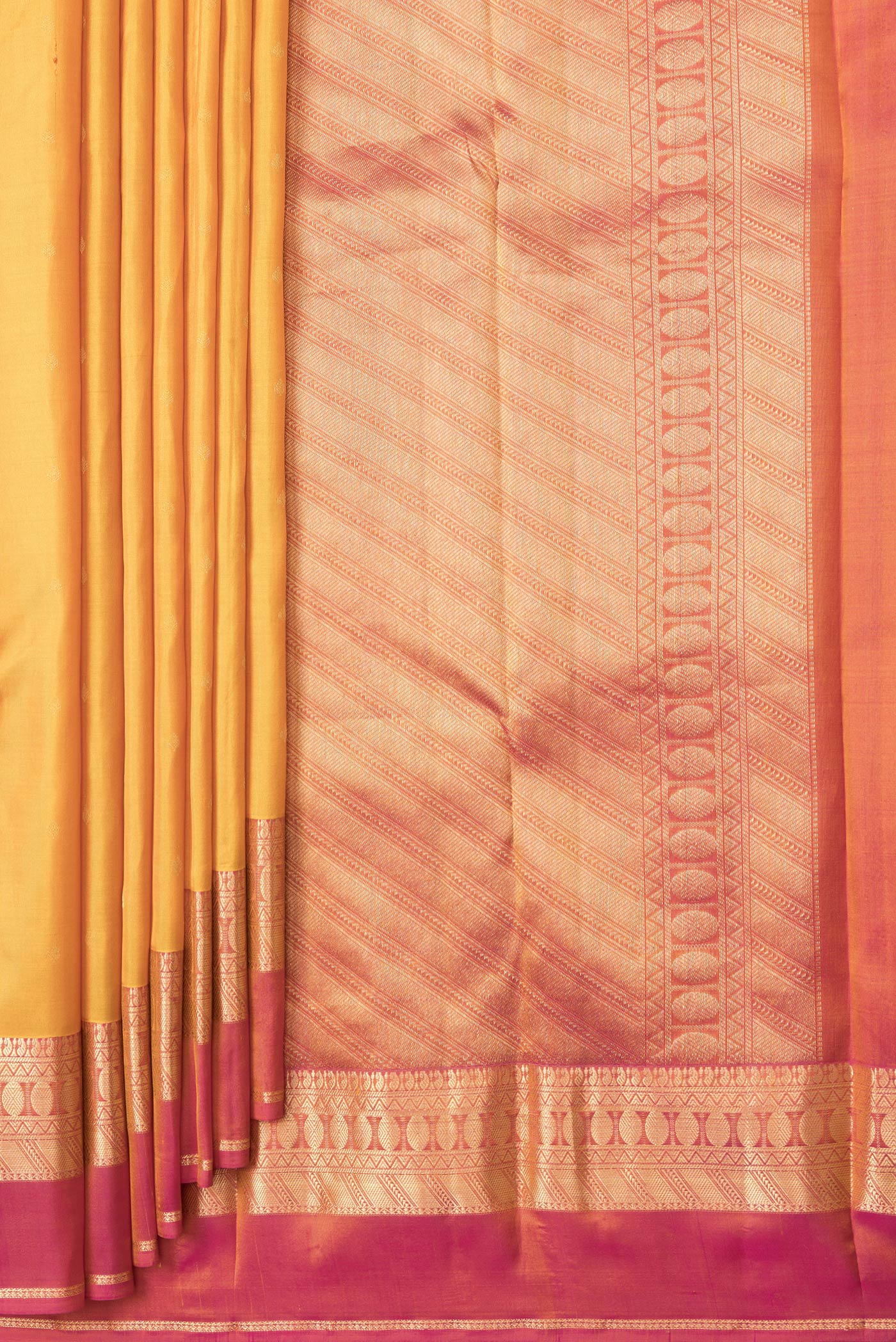 Pleats and pallu of Yellow Dual Tone Kanchipuram Silk Saree with Zari Butta on the body and Zari Border. 