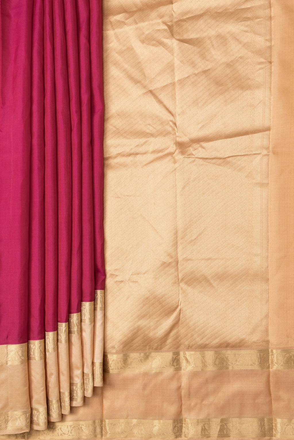 Pleats and pallu of Pink Dual Tone Kanchipuram Silk Saree with Plain Body and Zari Border. 