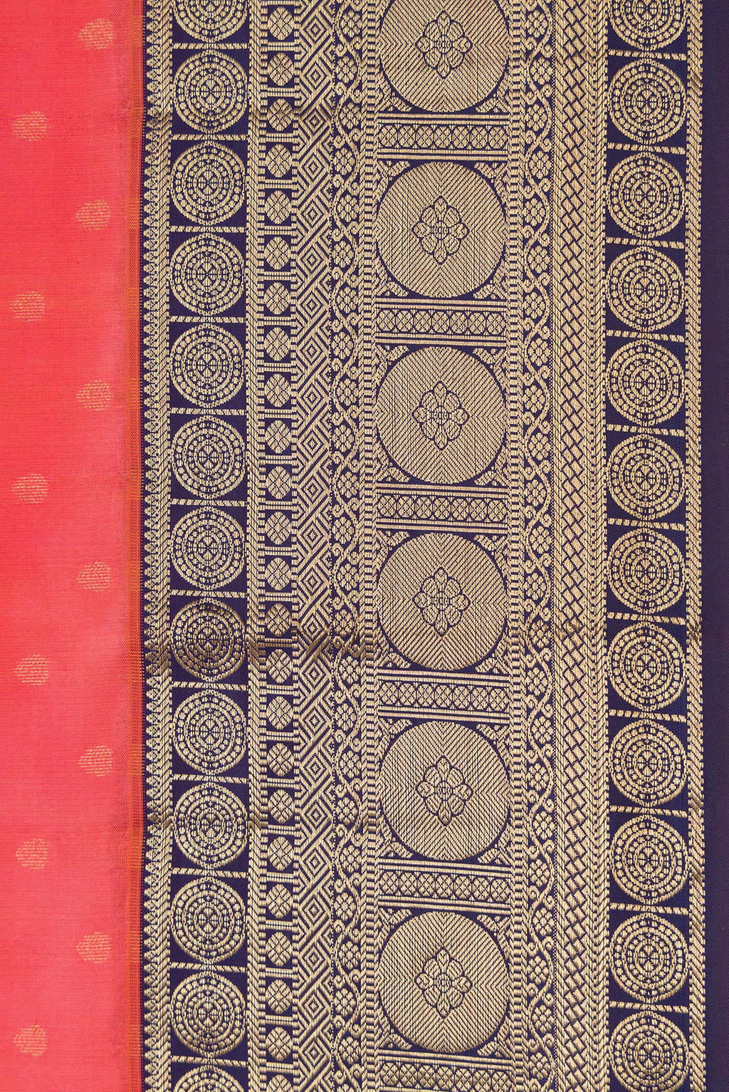 Border image of Pink Dual Tone Kanchipuram Silk Saree with Zari Butta on the body and Zari Border. 