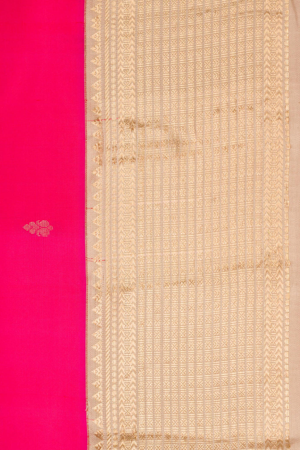 Border image of Pink Dual Tone Kanchipuram Silk Saree with Zari Butta on the body and Zari Border. 