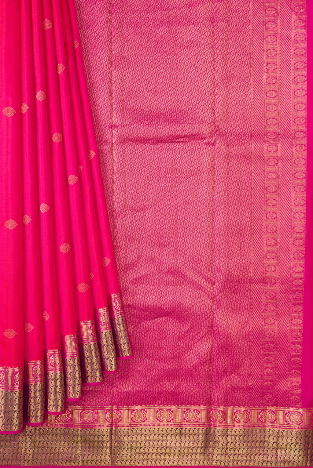 Pleats and pallu of Pink Dual Tone Kanchipuram Silk Saree with Zari Butta on the body and Zari Border. 