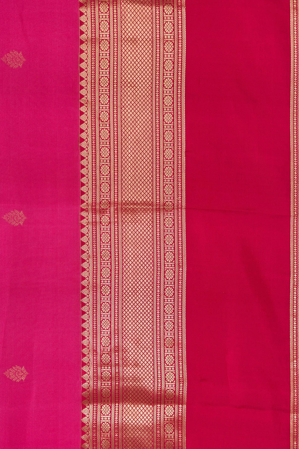 Border image of Dark Mauve Dual Tone Kanchipuram Silk Saree with Zari Butta on the body and Ganga Jamuna Border. 