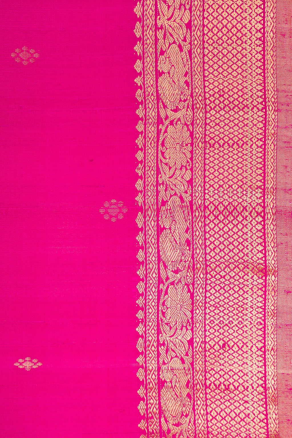 Border image of Magenta Dual Tone Raw Silk Saree with Zari Butta on the body and Zari Border. 