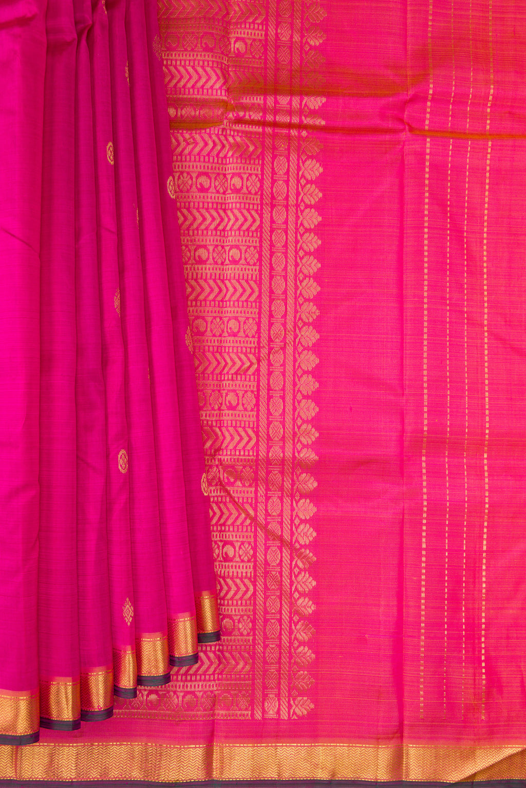 Pleats and pallu of Pink Kanjivaram Silk Saree with Zari Butta on the body and Zari Border. 