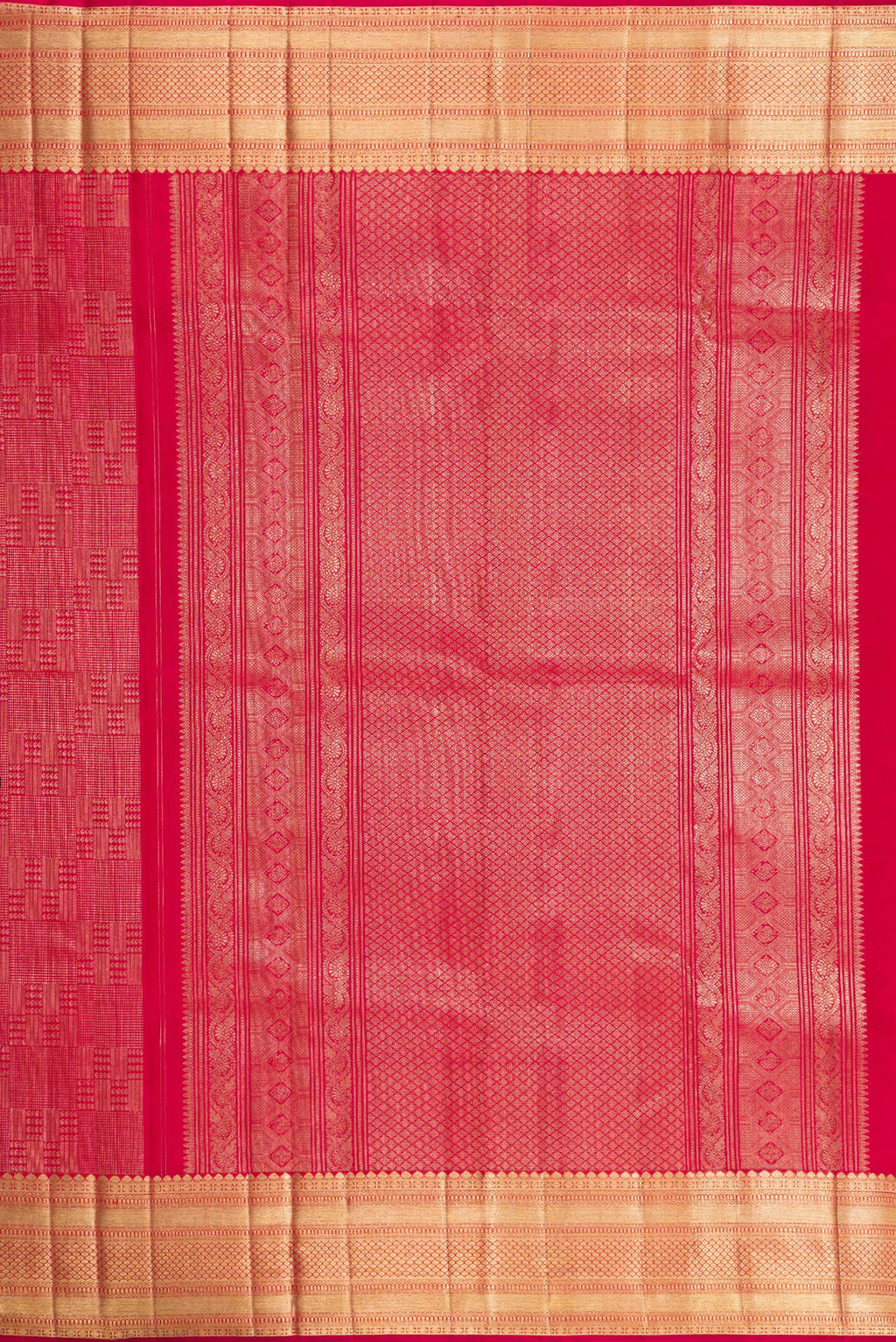 Close up image of the pallu of Dark Pink Dual Tone Kanchipuram Silk Saree with Zari Brocade on the body and Zari Border. 