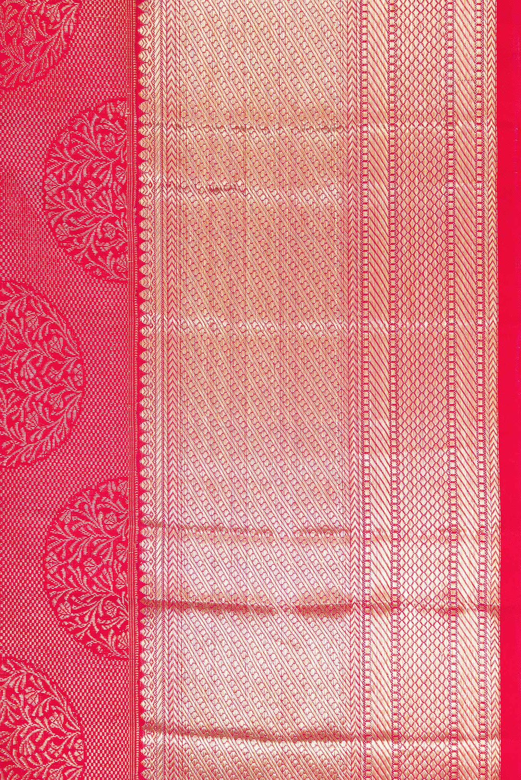 Border image of Pink Dual Tone Kanchipuram Silk Saree with Zari Brocade on the body and Zari Border. 