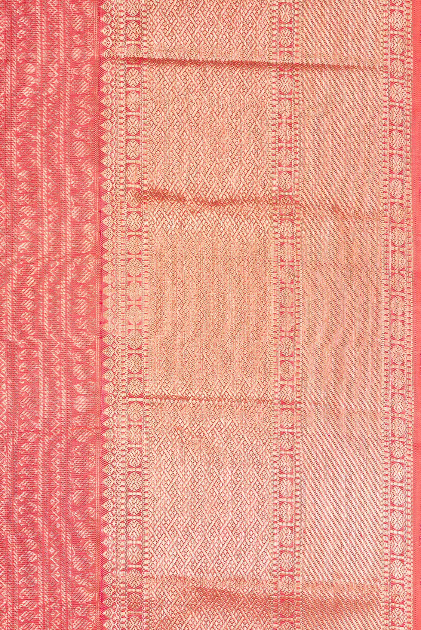 Border image of Pink Dual Tone Kanchipuram Silk Saree with Zari Brocade on the body and Zari Border. 