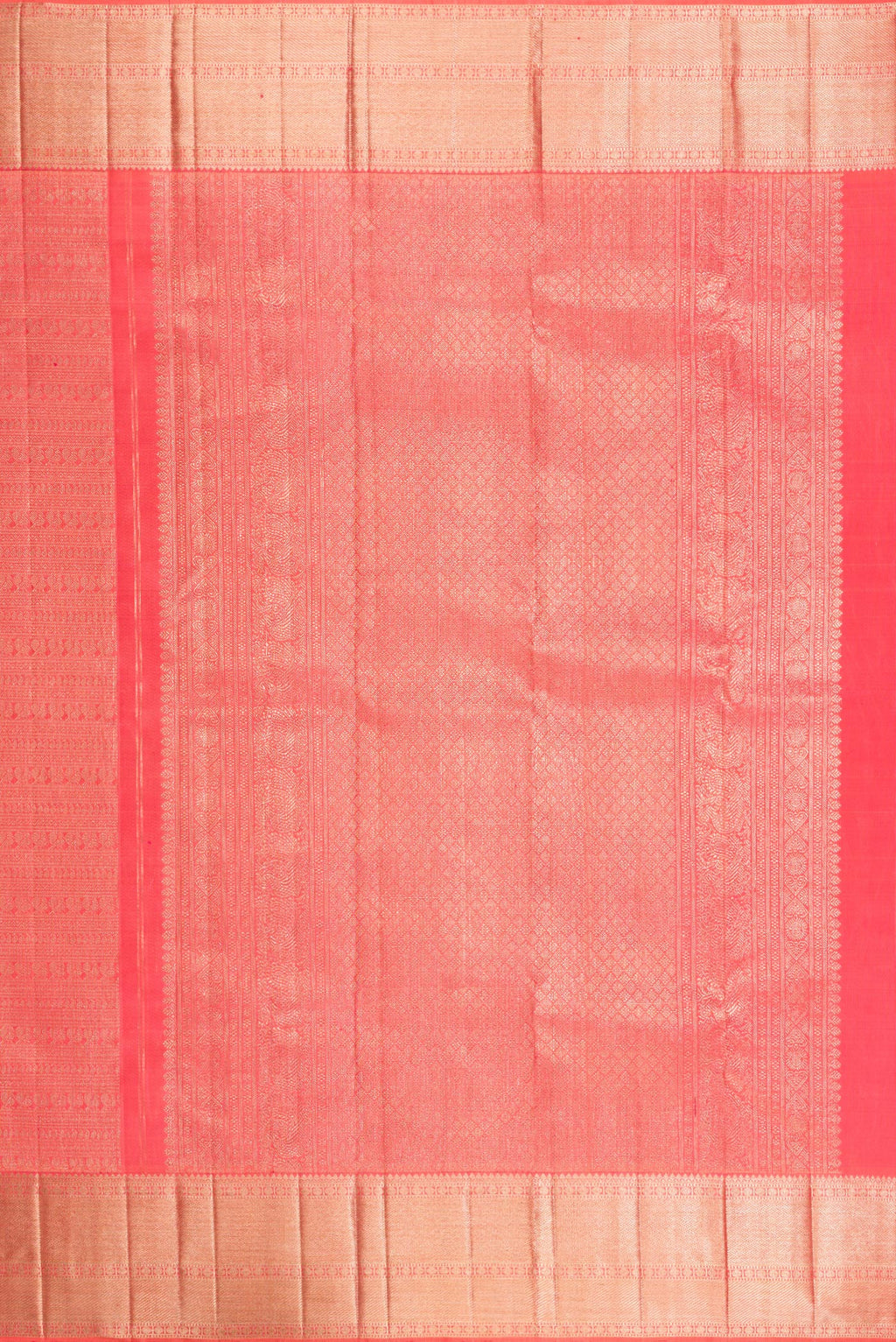 Close up image of the pallu of Pink Dual Tone Kanchipuram Silk Saree with Zari Brocade on the body and Zari Border. 