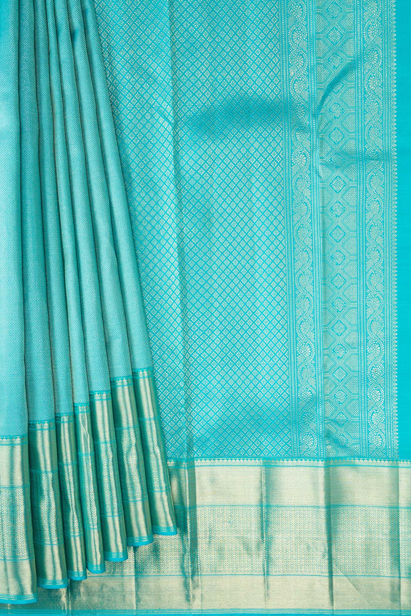 Pleats and pallu of Sky Blue Dual Tone Kanchipuram Silk Saree with Zari Brocade on the body and Zari Border. 