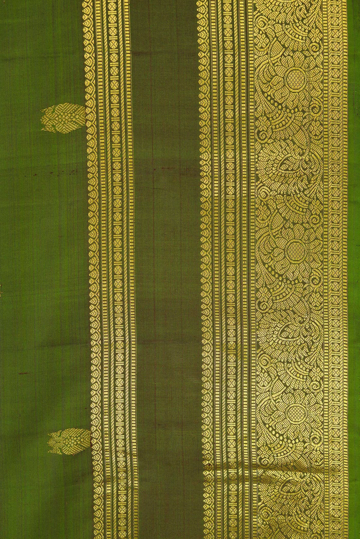 Border image of Green Dual Tone Kanjivaram Silk Saree with Zari Butta on the body and Zari Border. 