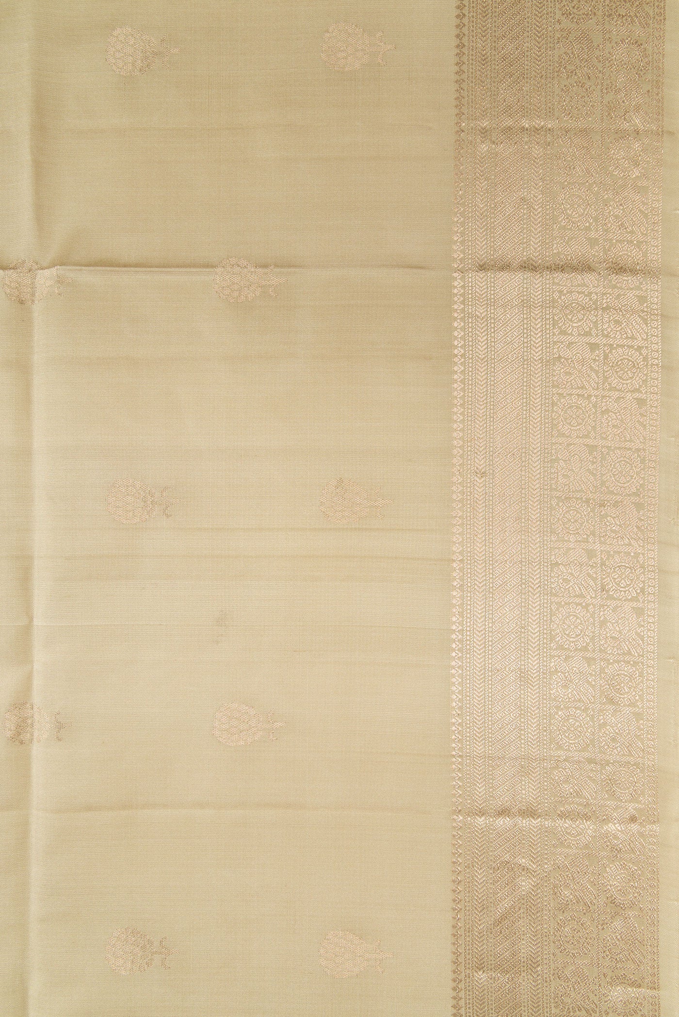 Border image of Mehandi Green Dual Tone Soft Silk Saree with Zari Butta on the body and Zari Border. 