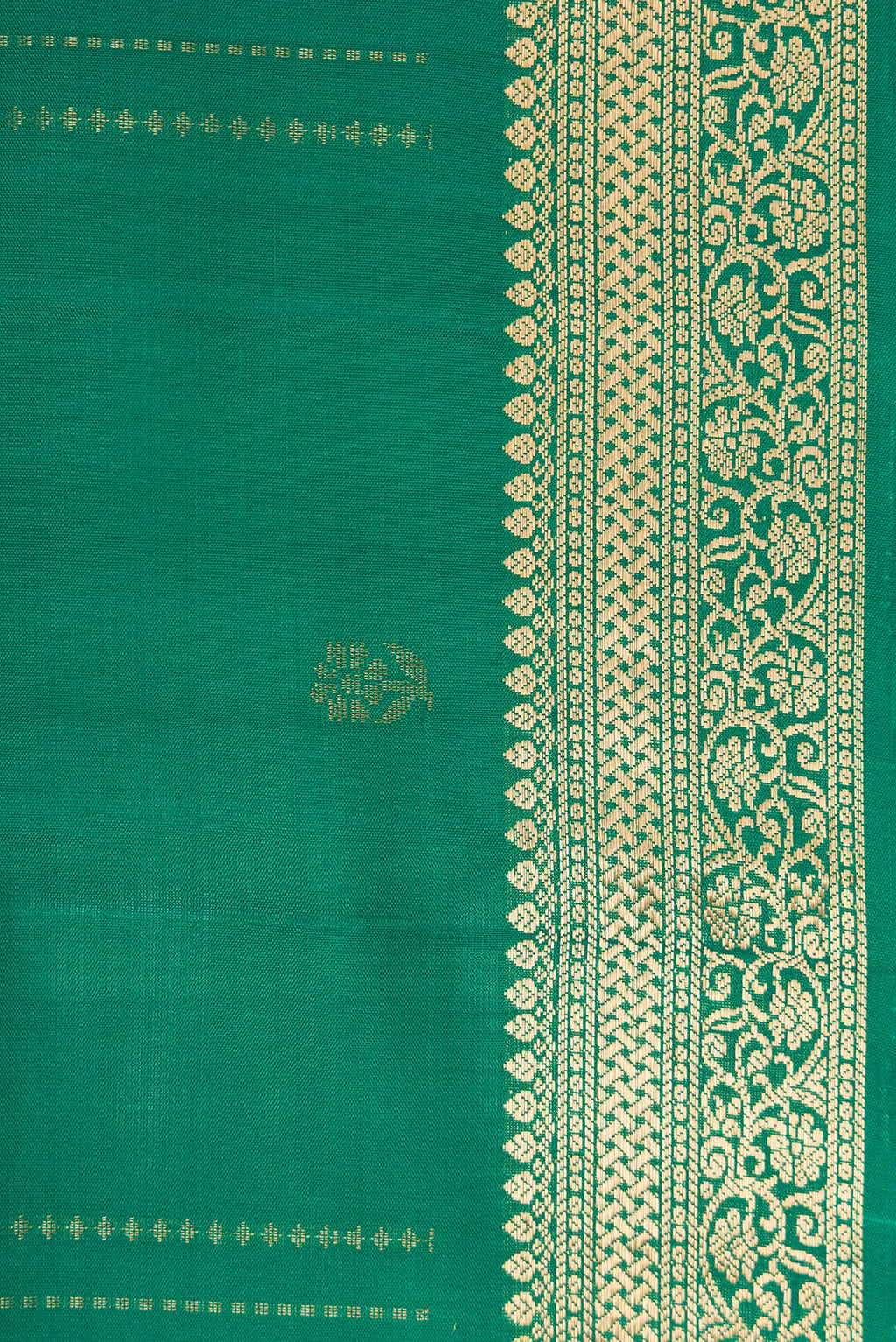Border image of Green Dual Tone Soft Silk Nine Yards Saree with Zari Butta on the body and Zari Border. 