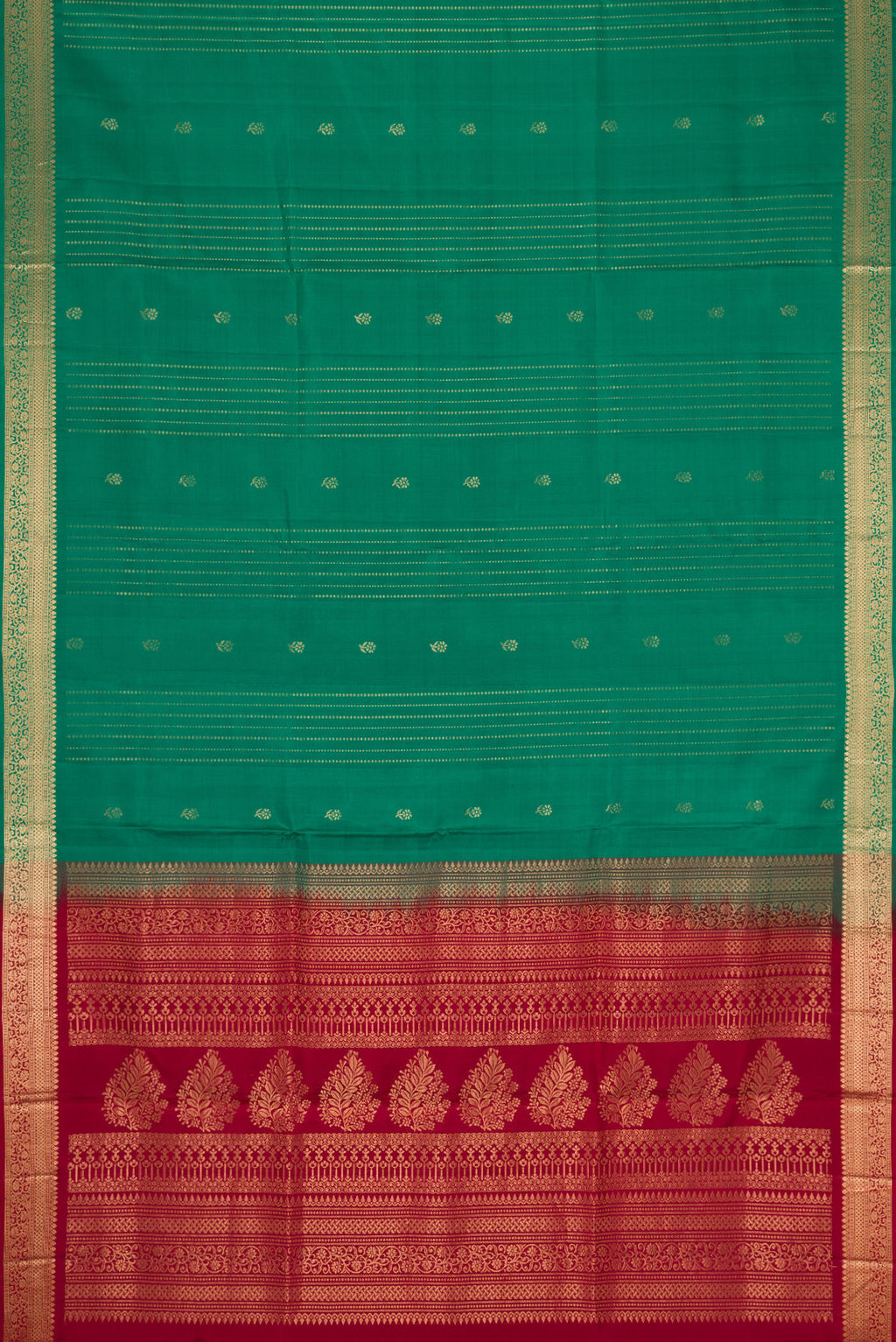 Flat view of Green Dual Tone Soft Silk Nine Yards Saree with Zari Butta on the body and Zari Border. 