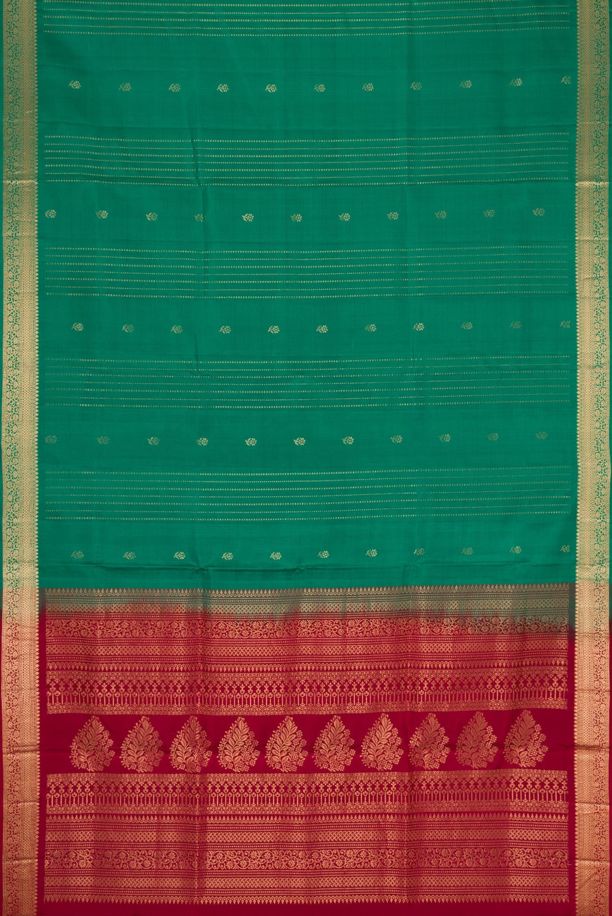Flat view of Green Dual Tone Soft Silk Nine Yards Saree with Zari Butta on the body and Zari Border. 