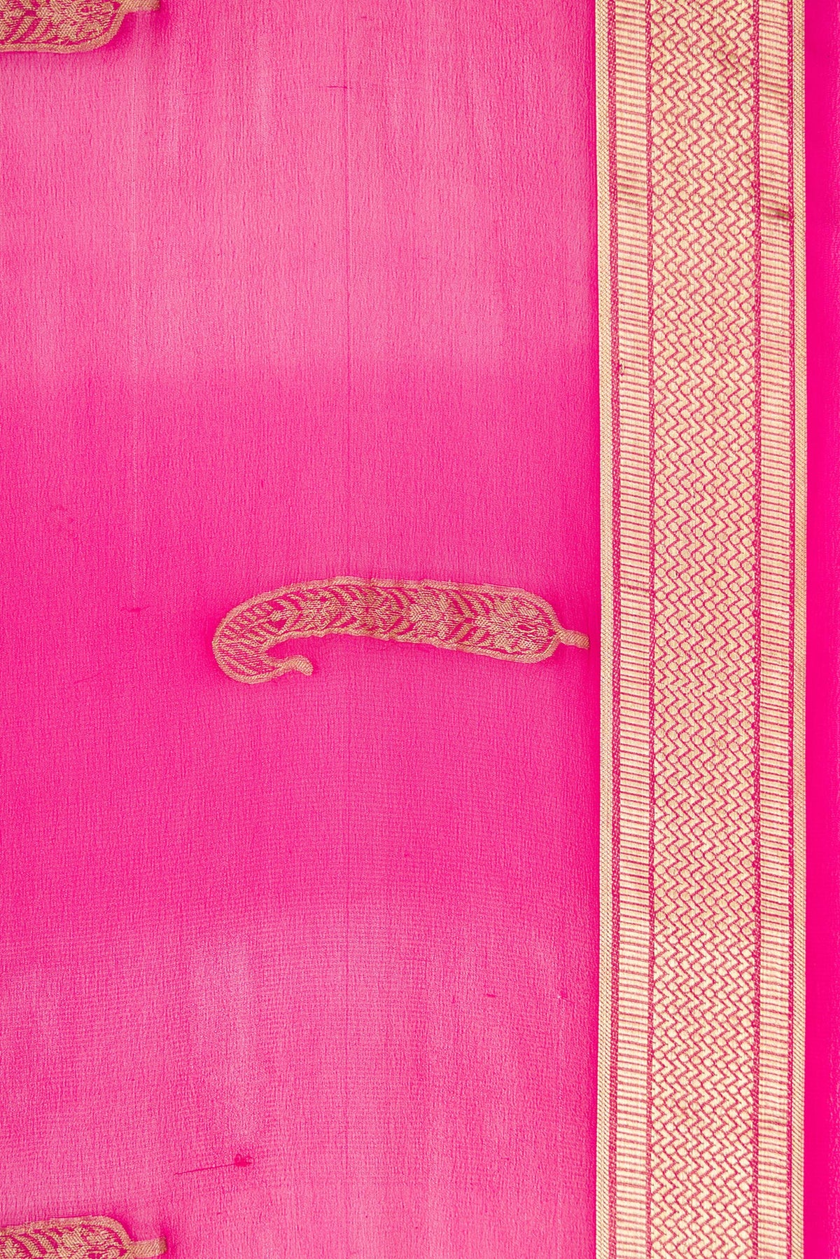 Border image of Pink Dual Tone Mysore Georgette Saree with Zari Butta on the body and Zari Border. 