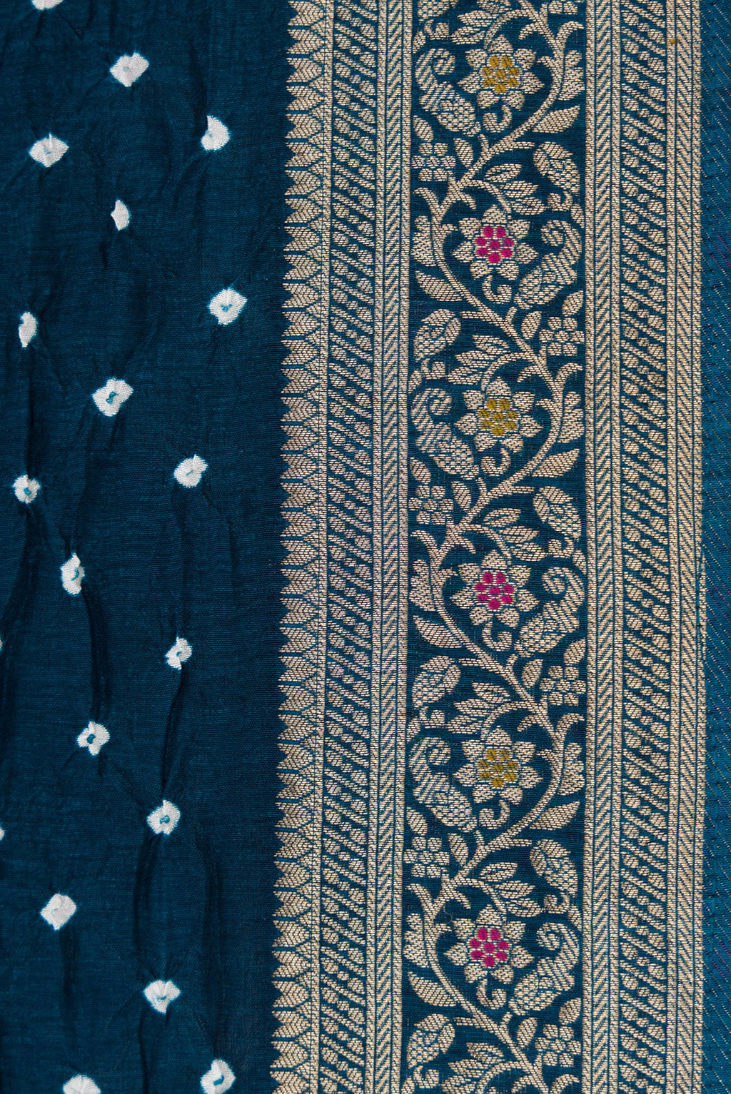 Border image of Peacock Blue Dual Tone Bandhani Silk Saree with Bandhani Print on the body and Zari Border. 
