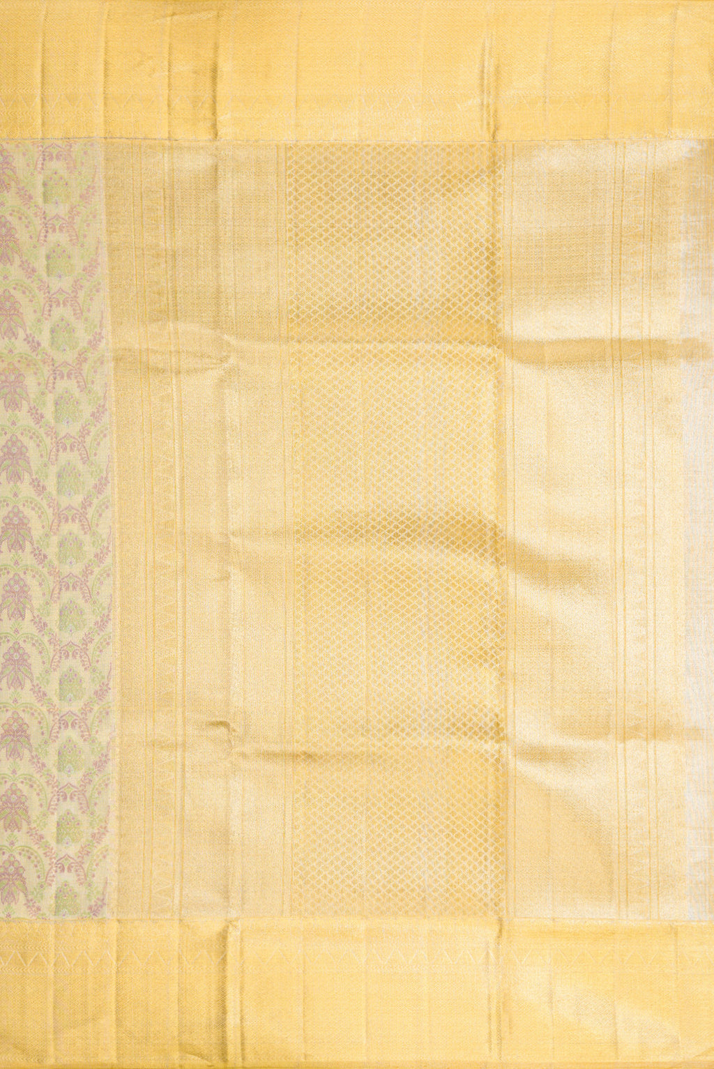 Close up image of the pallu of Gold Dual Tone Kanjivaram Tissue Silk Saree with Zari Brocade on the body and Zari Border. 