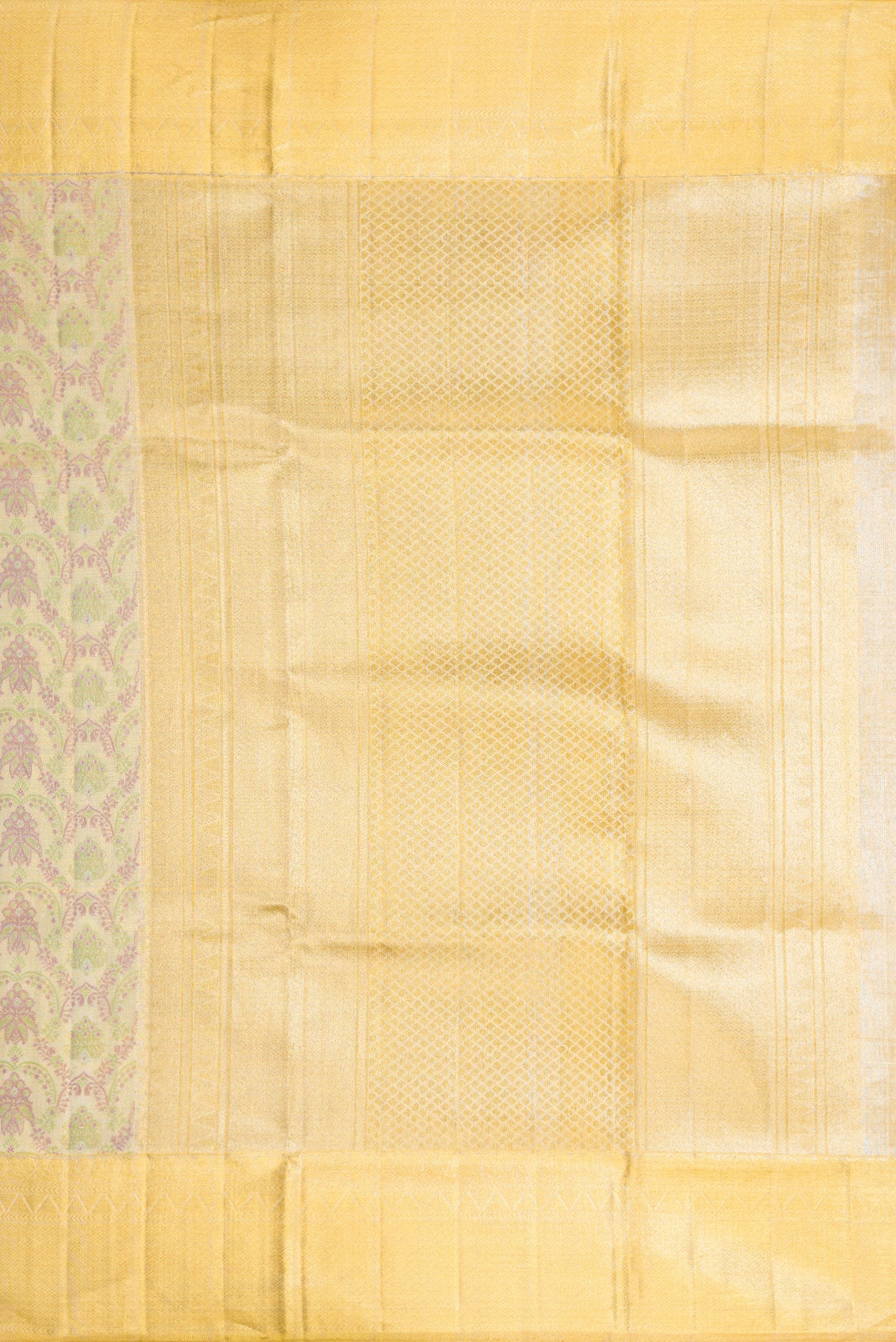 Close up image of the pallu of Gold Dual Tone Kanjivaram Tissue Silk Saree with Zari Brocade on the body and Zari Border. 
