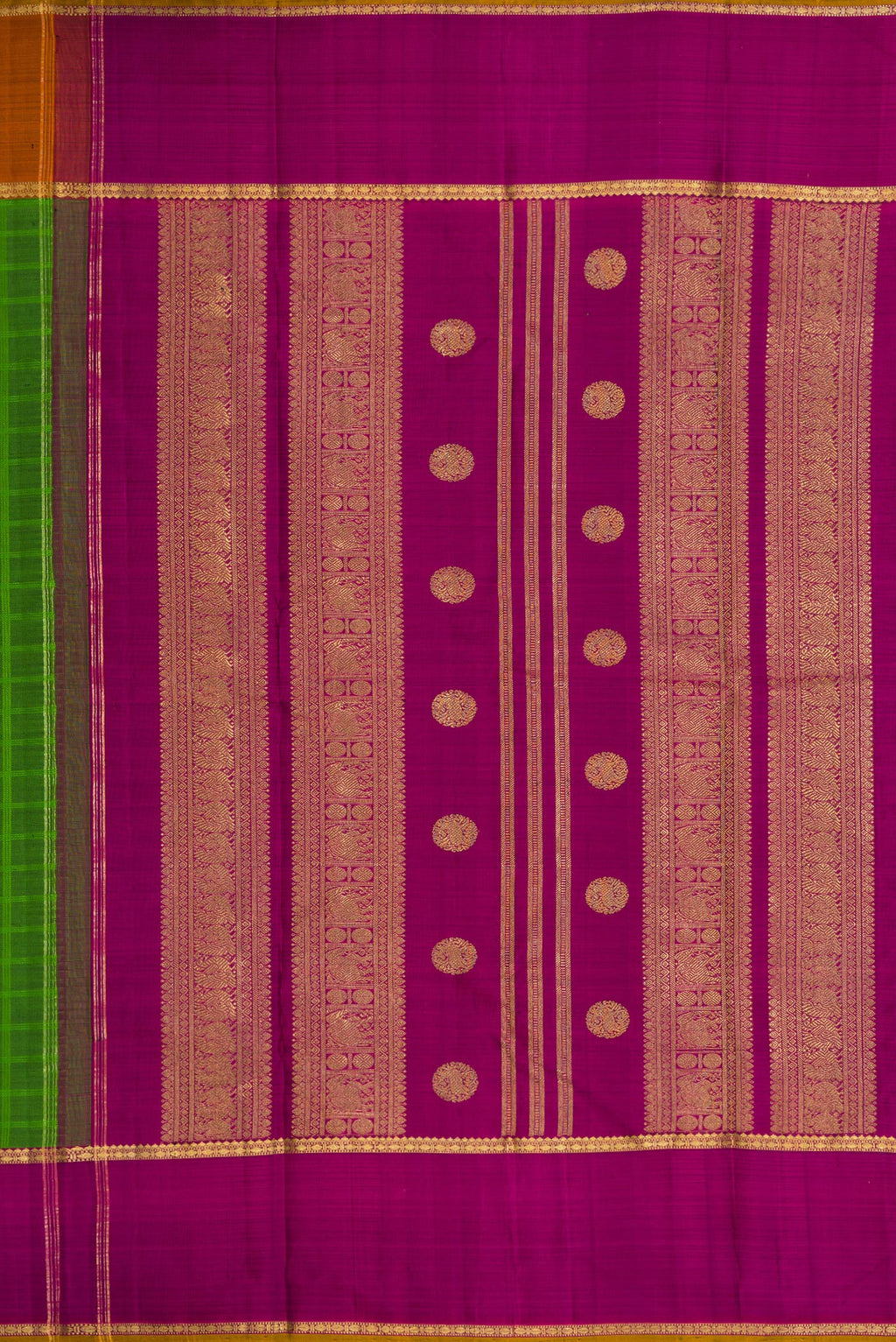 Close up image of the pallu of Pure Silk Pure Zari Green Dual Tone Kanchipuram Saree with Checked design on the body and Ganga Jamuna Border. 