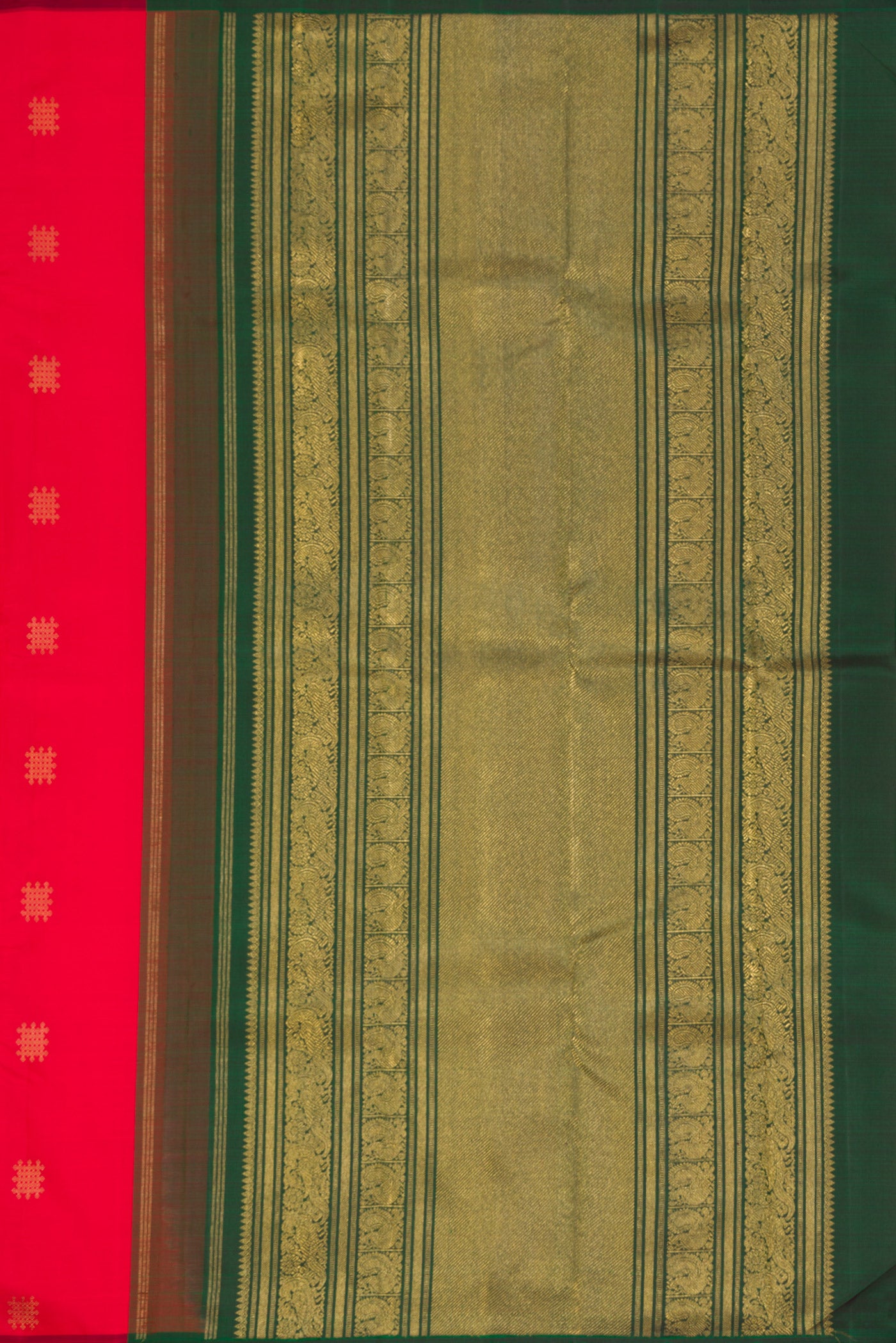 Close up image of the pallu of Red Dual Tone Kanchipuram Silk Saree with Zari Butta on the body and Without Border. 