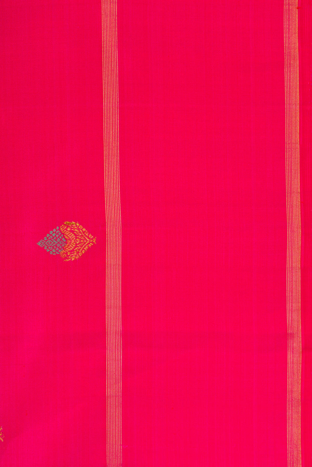 Border image of Pure Silk Pure Zari Pink Dual Tone Kanjivaram Saree with Zari And Thread Butta on the body and Zari Border. 