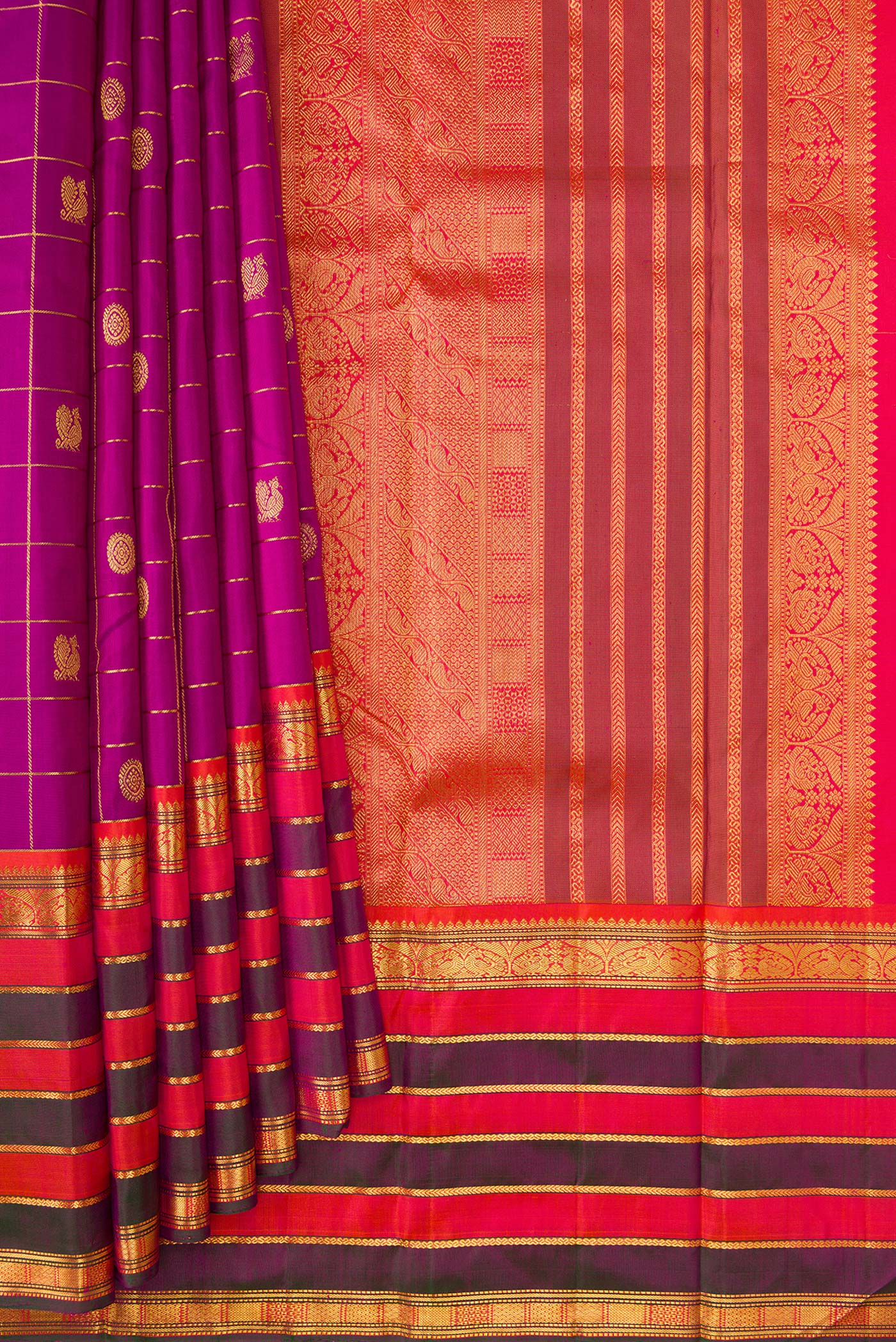 Pleats and pallu of Pure Silk Pure Zari Purple Dual Tone Kanjivaram Saree with Checked design on the body and Zari Border. 