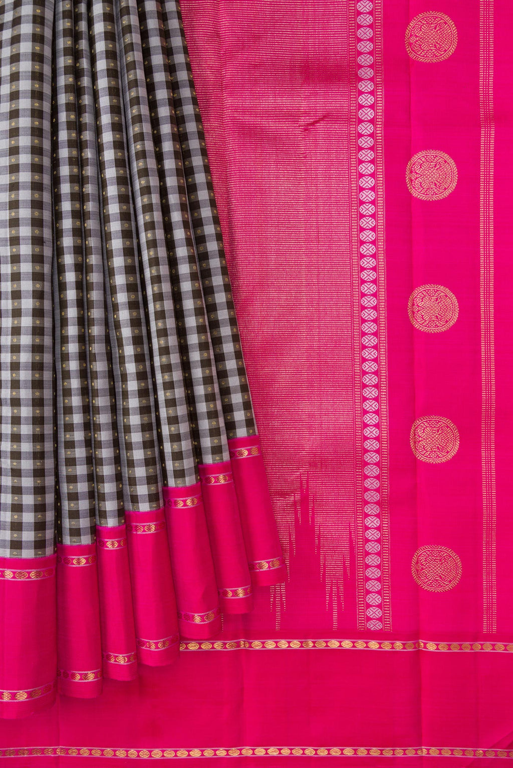 Pleats and pallu of Pure Silk Pure Zari Grey Dual Tone Kanjivaram Saree with Checked design on the body and Zari Border. 
