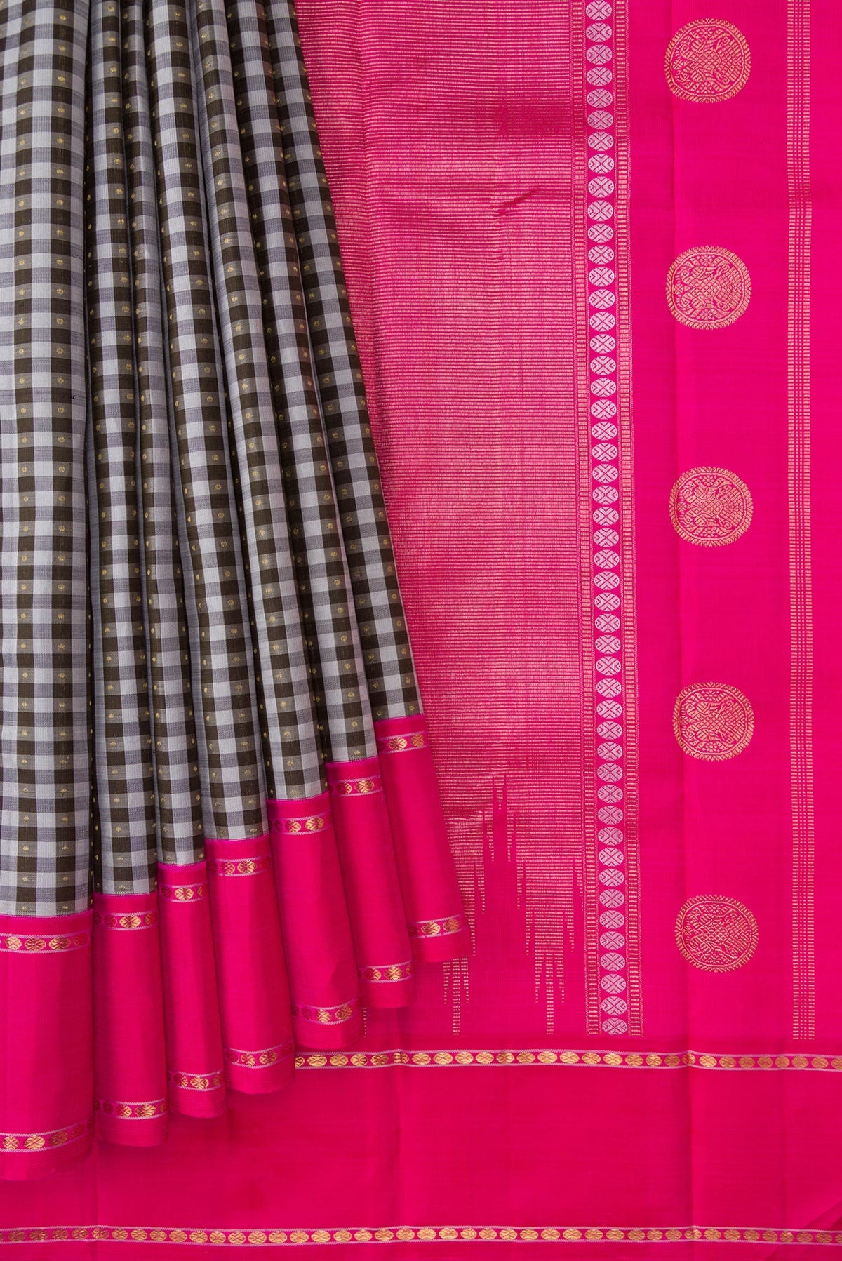 Pleats and pallu of Pure Silk Pure Zari Grey Dual Tone Kanjivaram Saree with Checked design on the body and Zari Border. 