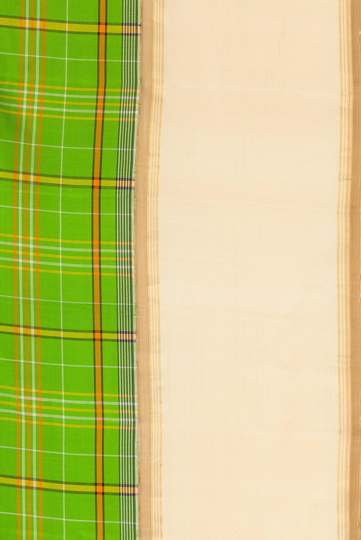Border image of Pure Silk Pure Zari Parrot Green Dual Tone Kanjivaram Saree with Checked design on the body and Zari Border. 