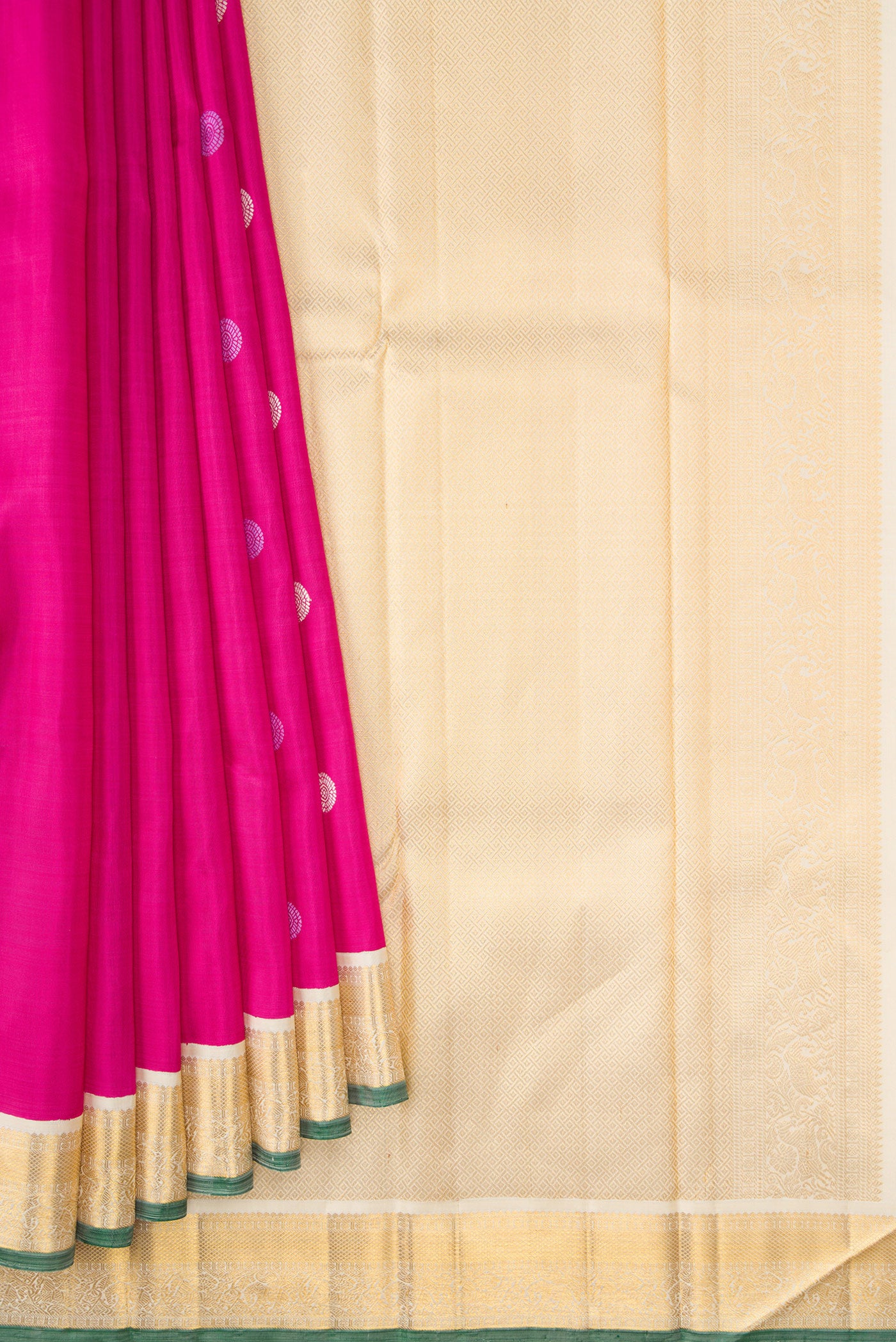 Pleats and pallu of Pink Dual Tone Kanjivaram Silk Saree with Thread Butta on the body and Zari Border. 