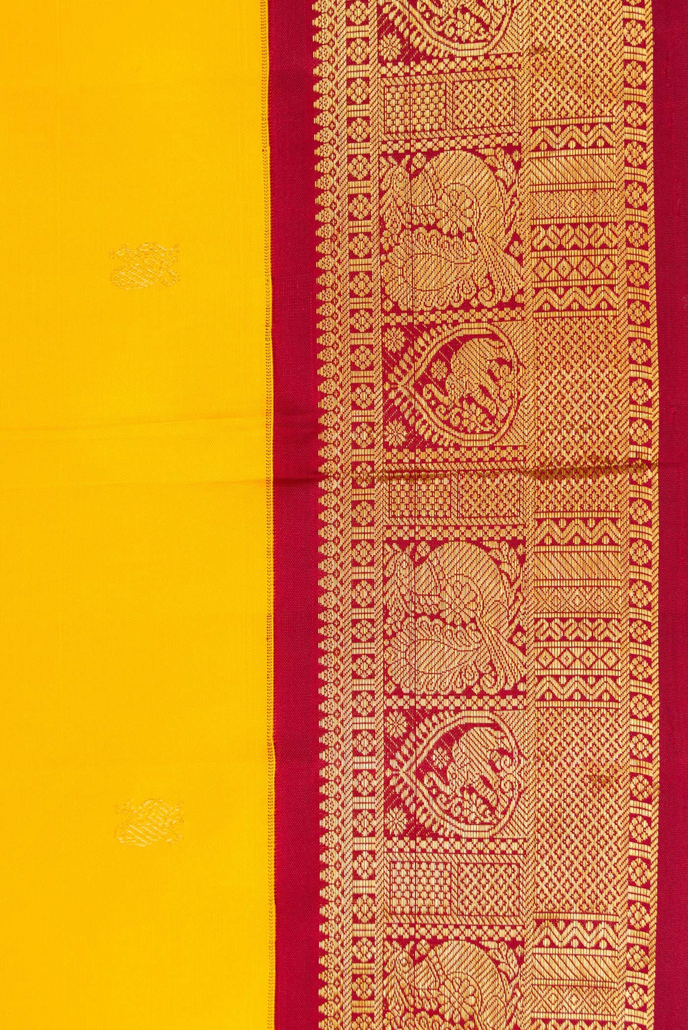 Border image of Yellow Dual Tone Kanjivaram Silk Saree with Zari Butta on the body and Ganga Jamuna Border. 