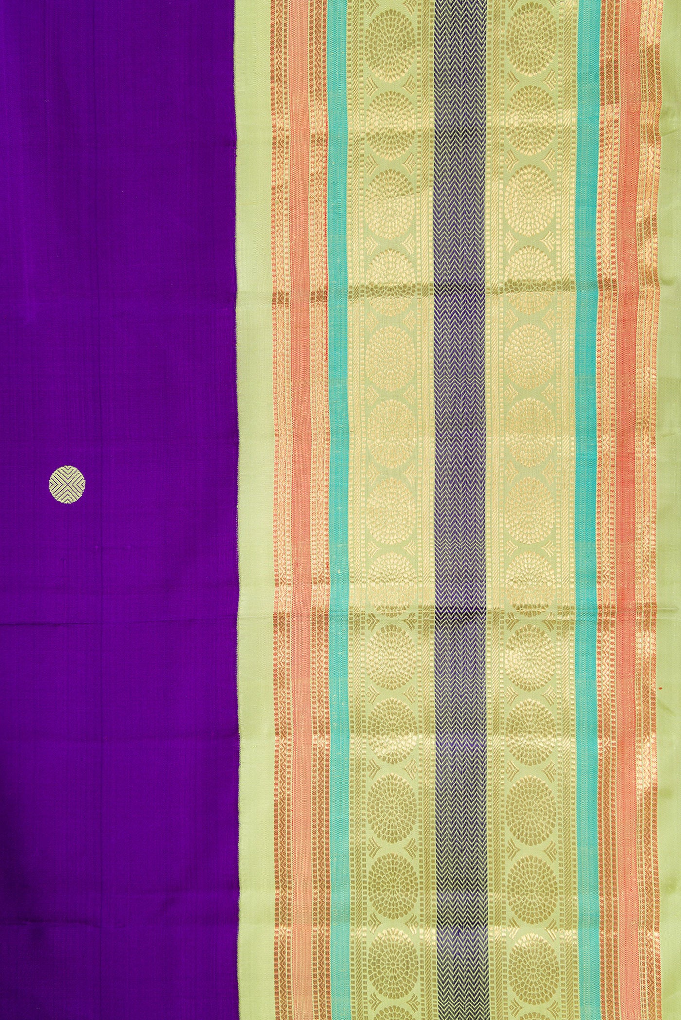 Border image of Violet Dual Tone Kanjivaram Silk Saree with Thread Butta on the body and Zari And Thread Border. 