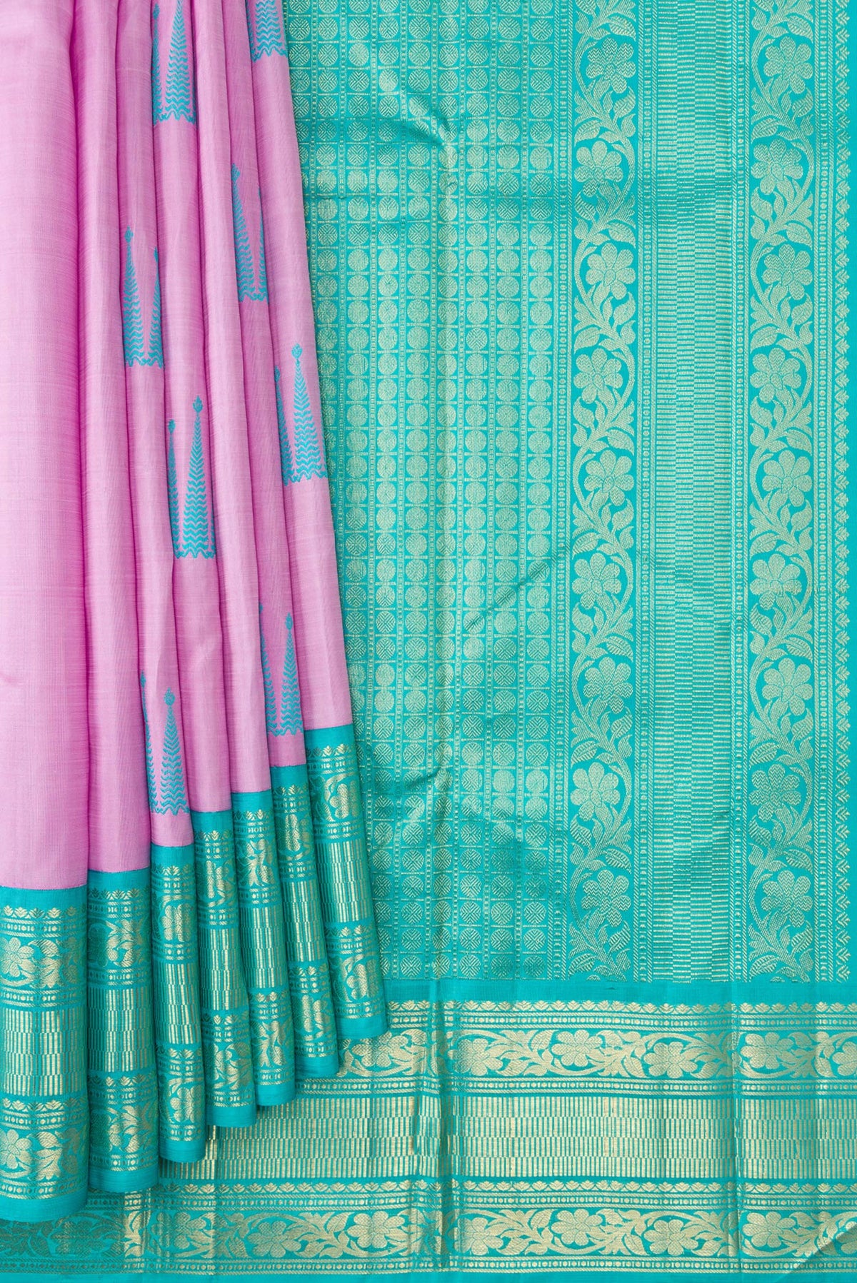 Pleats and pallu of Pure Silk Pure Zari Pink Dual Tone Kanjivaram Saree with Thread Butta on the body and Zari Border. 