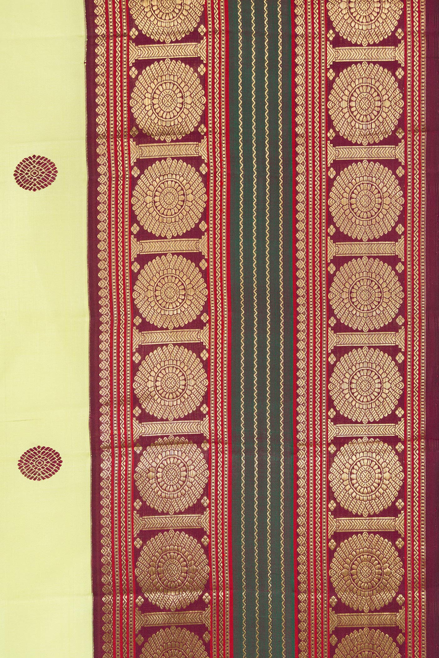 Border image of Pure Silk Pure Zari Parrot Green Dual Tone Kanjivaram Saree with Thread Butta on the body and Zari Border. 