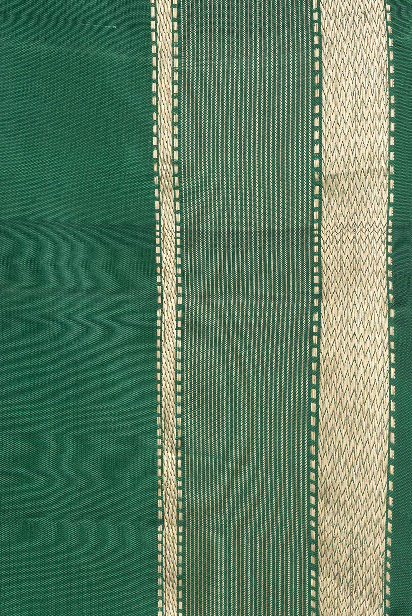 Border image of Bottle Green Dual Tone Kanjivaram Silk Saree with Plain Body and Zari Border. 