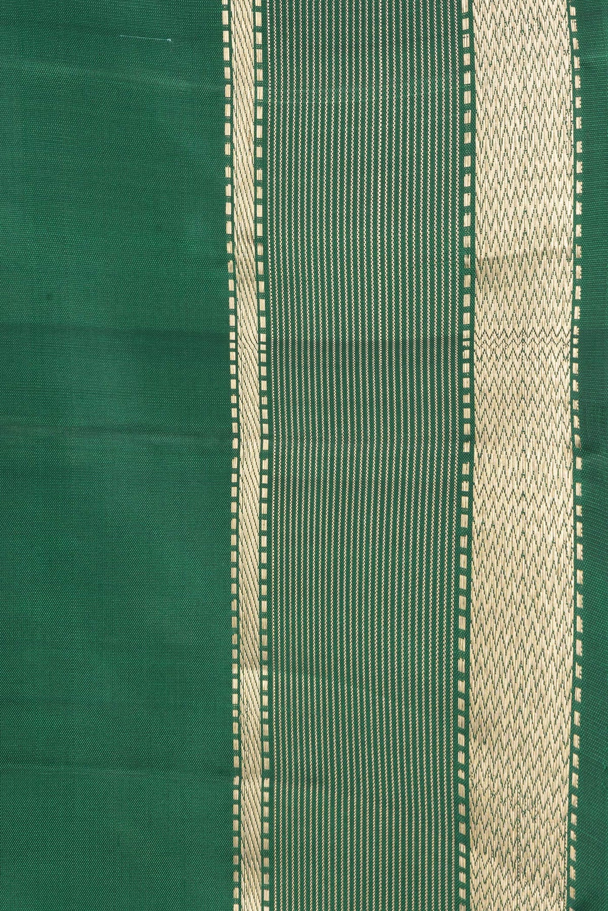 Border image of Bottle Green Dual Tone Kanjivaram Silk Saree with Plain Body and Zari Border. 