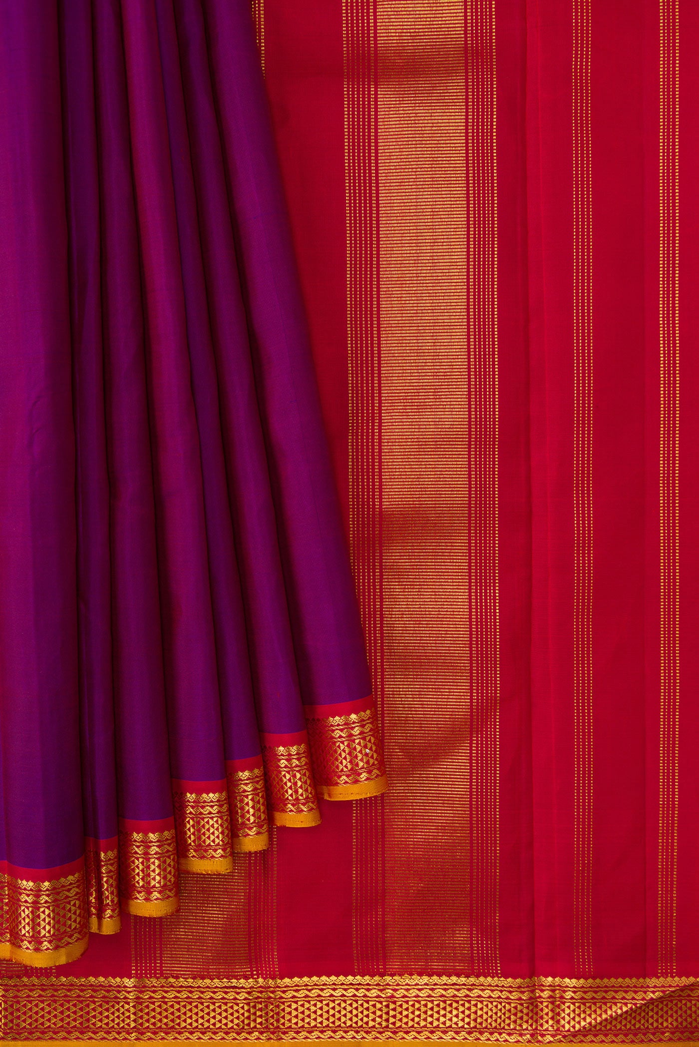 Pleats and pallu of Pure Silk Pure Zari Purple Dual Tone Kanjivaram Saree with Plain Body and Zari Border. 