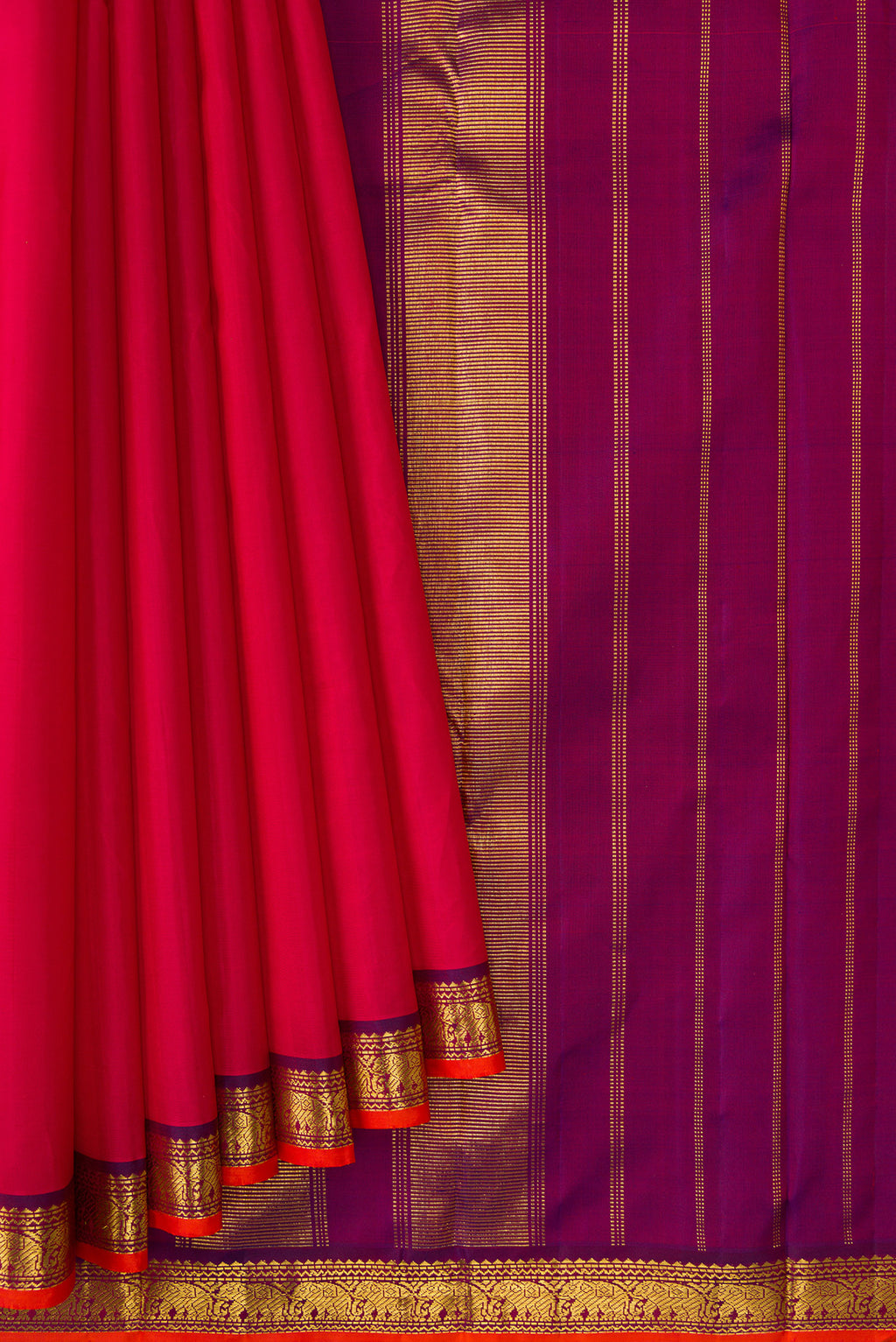 Pleats and pallu of Dark Pink Dual Tone Kanjivaram Silk Saree with Plain Body and Zari Border. 
