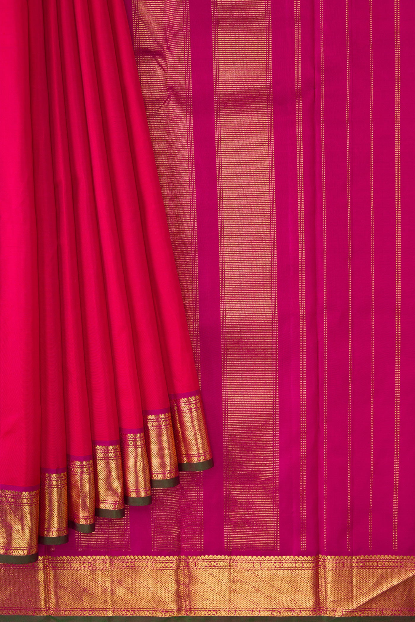 Pleats and pallu of Pure Silk Pure Zari Dark Pink Dual Tone Kanchipuram Saree with Plain Body and Zari Border. 