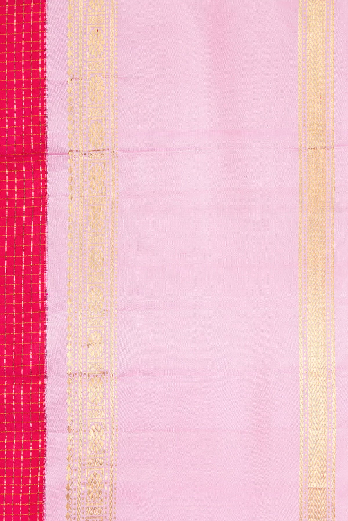 Border image of Pink Dual Tone Kanjivaram Silk Saree with Checked design on the body and Zari Border. 