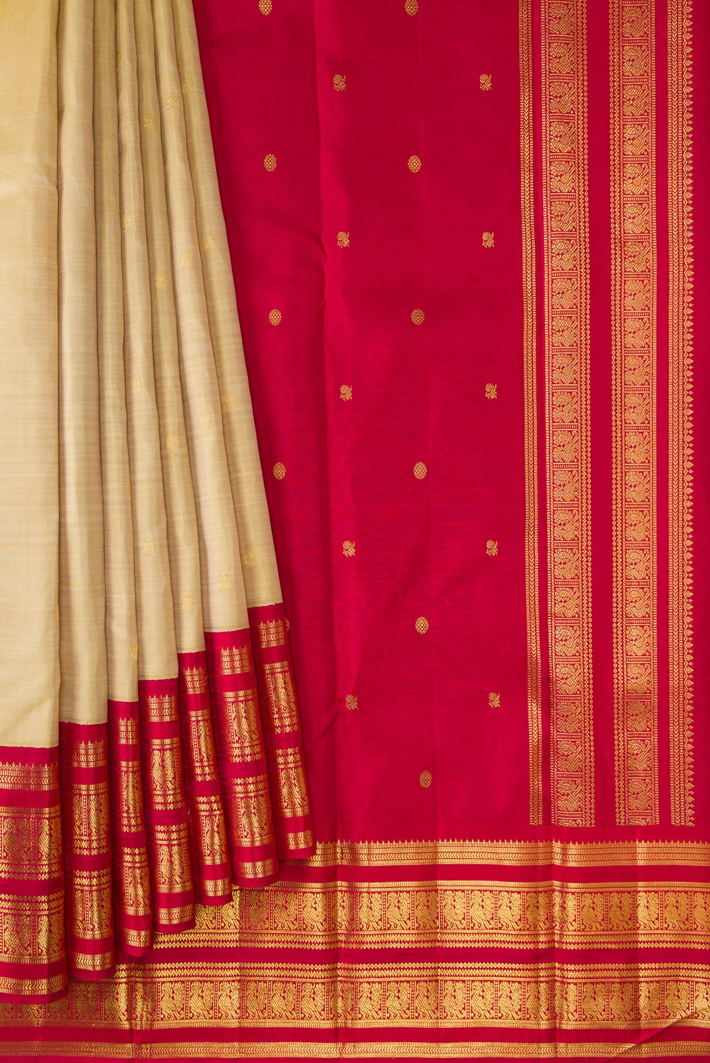 Pleats and pallu of Dark Beige Dual Tone Kanchipuram Silk Saree with Zari Butta on the body and Zari Border. 