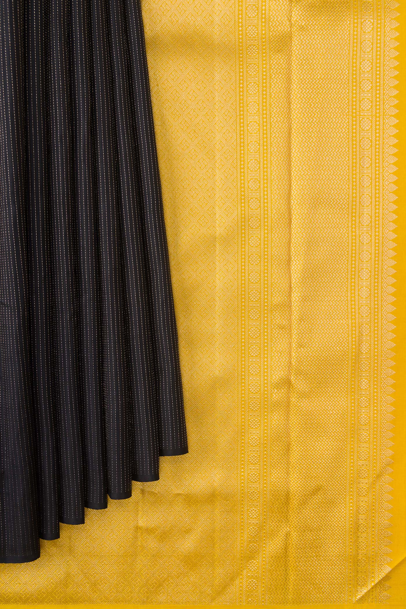 Pleats and pallu of Black Dual Tone Kanjivaram Silk Saree with Stripes on the body and Without Border. 